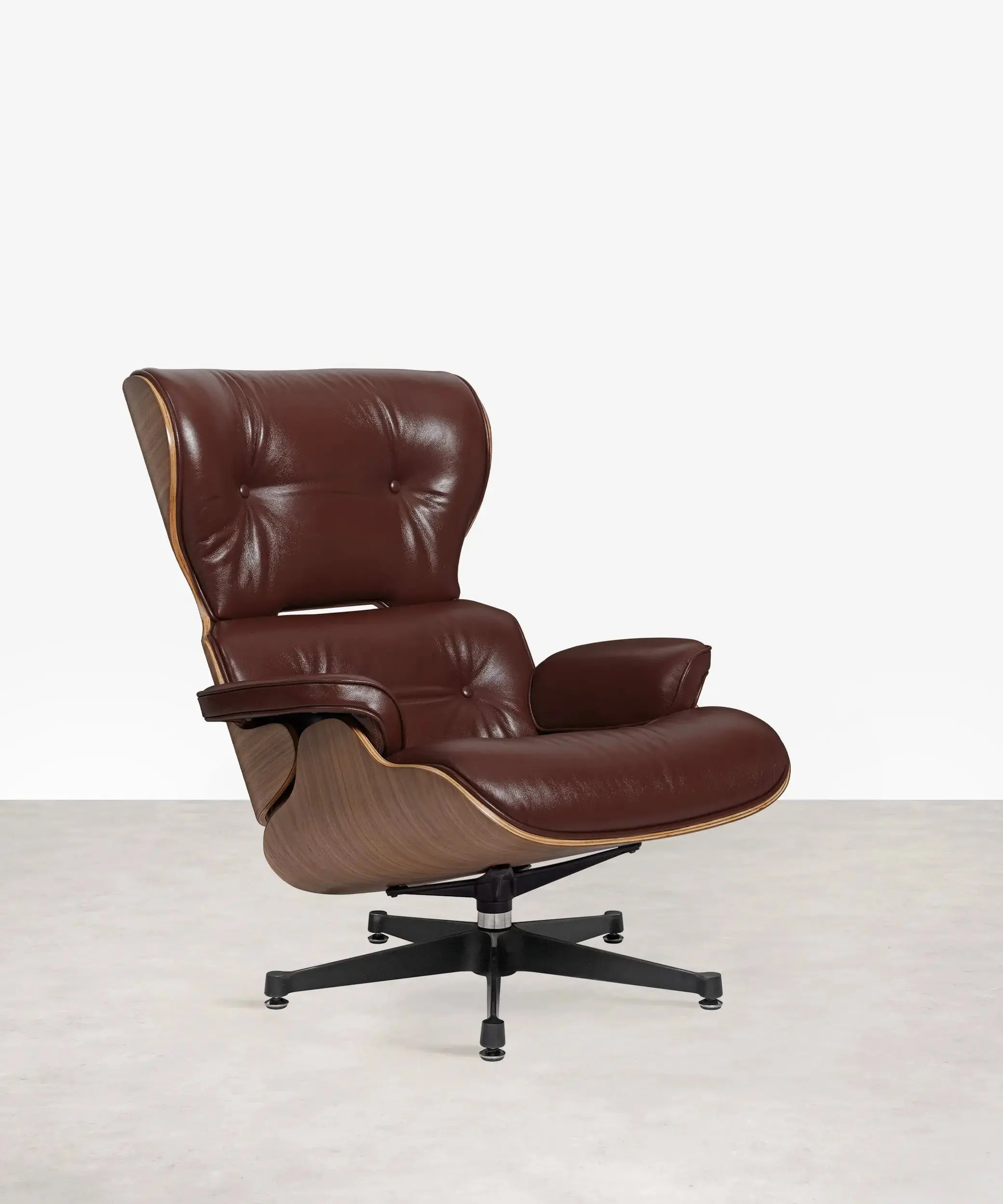 Sillón en Madera Tapizado en Piel con Reposapiés Magnum