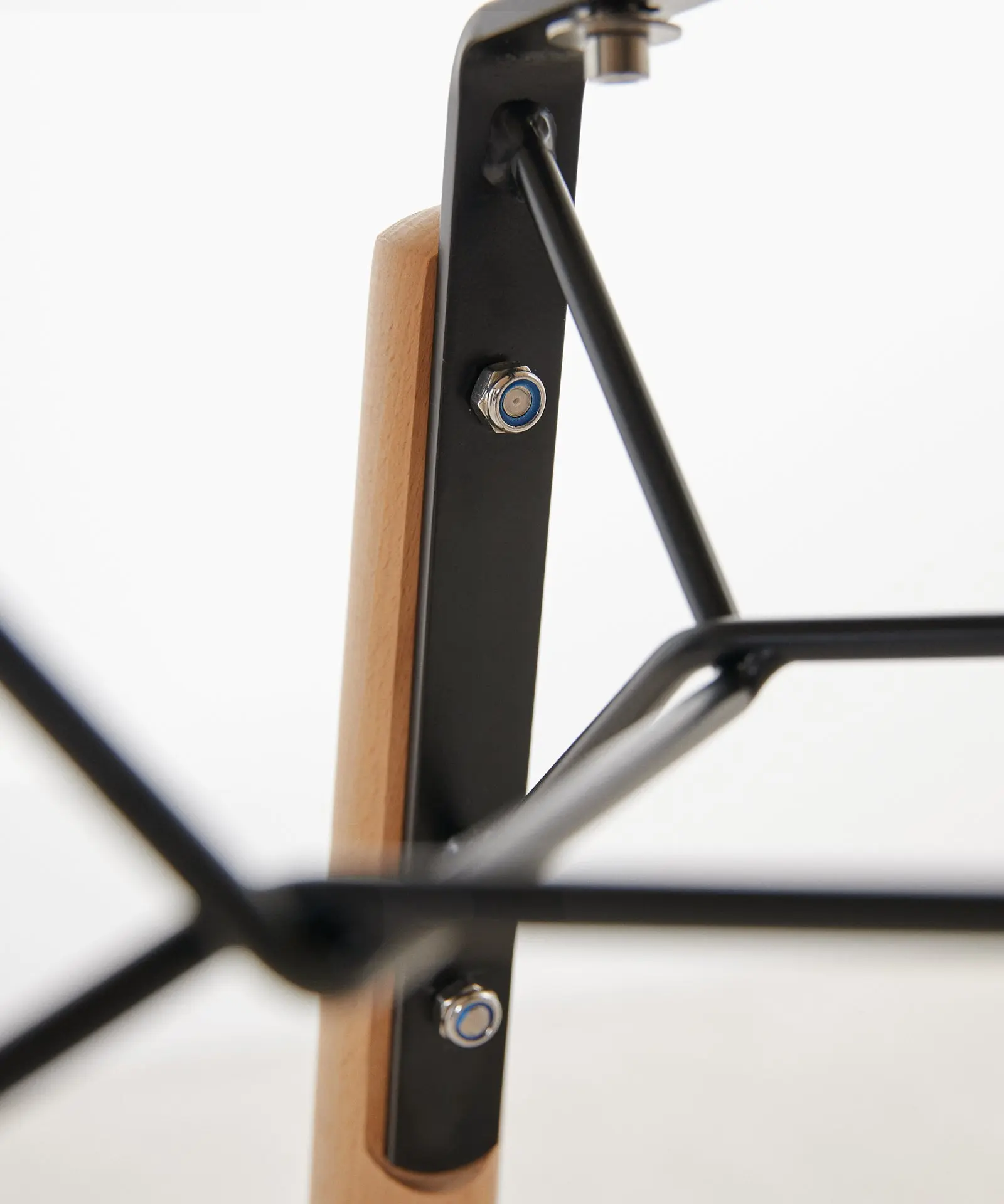 Taburete de Polipropileno y Madera Elon