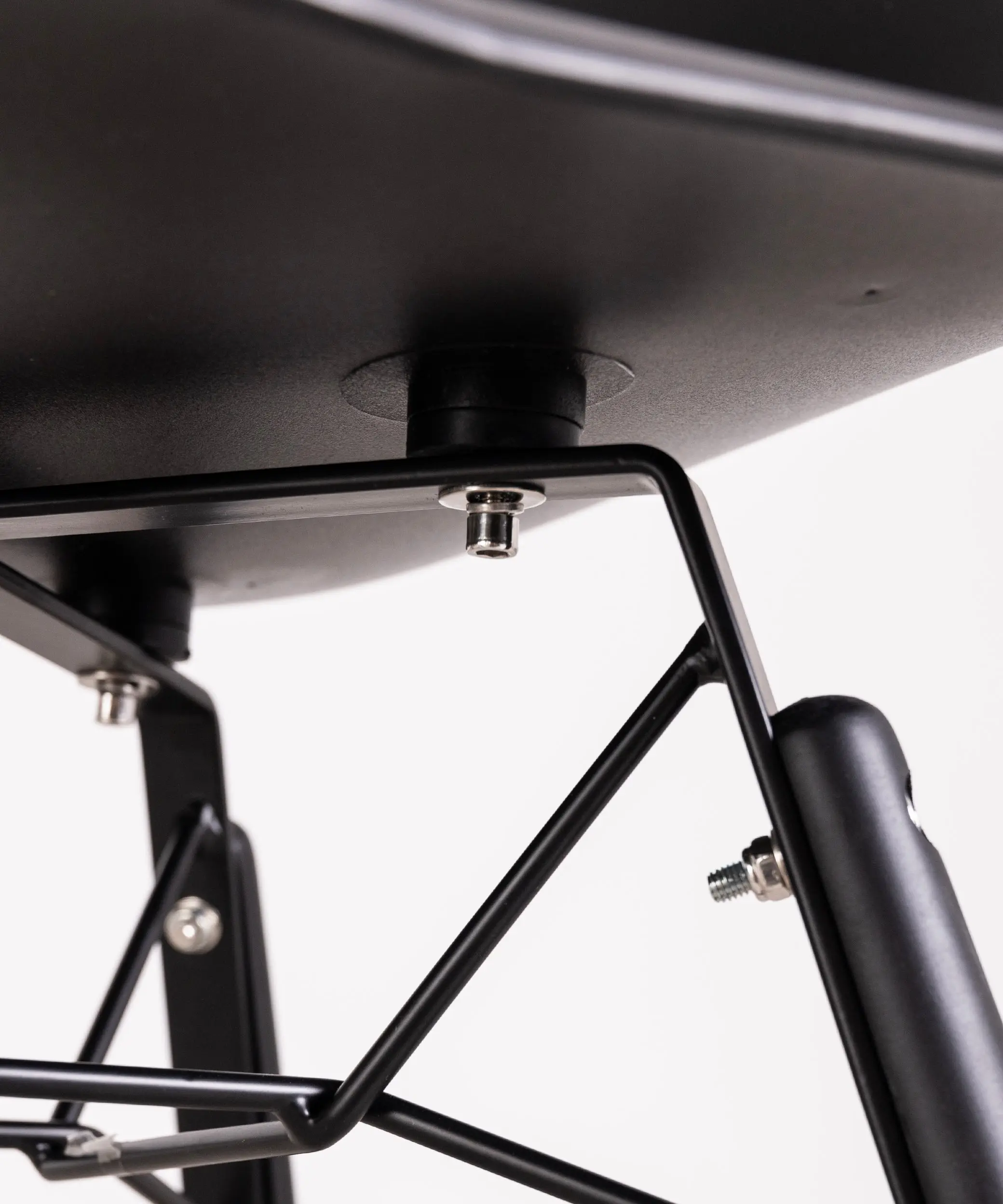 Silla de Polipropileno y Madera Elon Arms