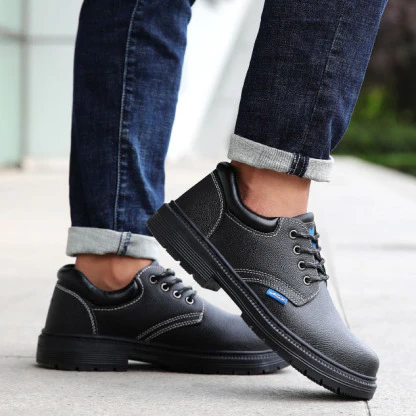 Buty robocze m?skie - model z materia?em ochronnym i wewn?trzn? wk?adk?