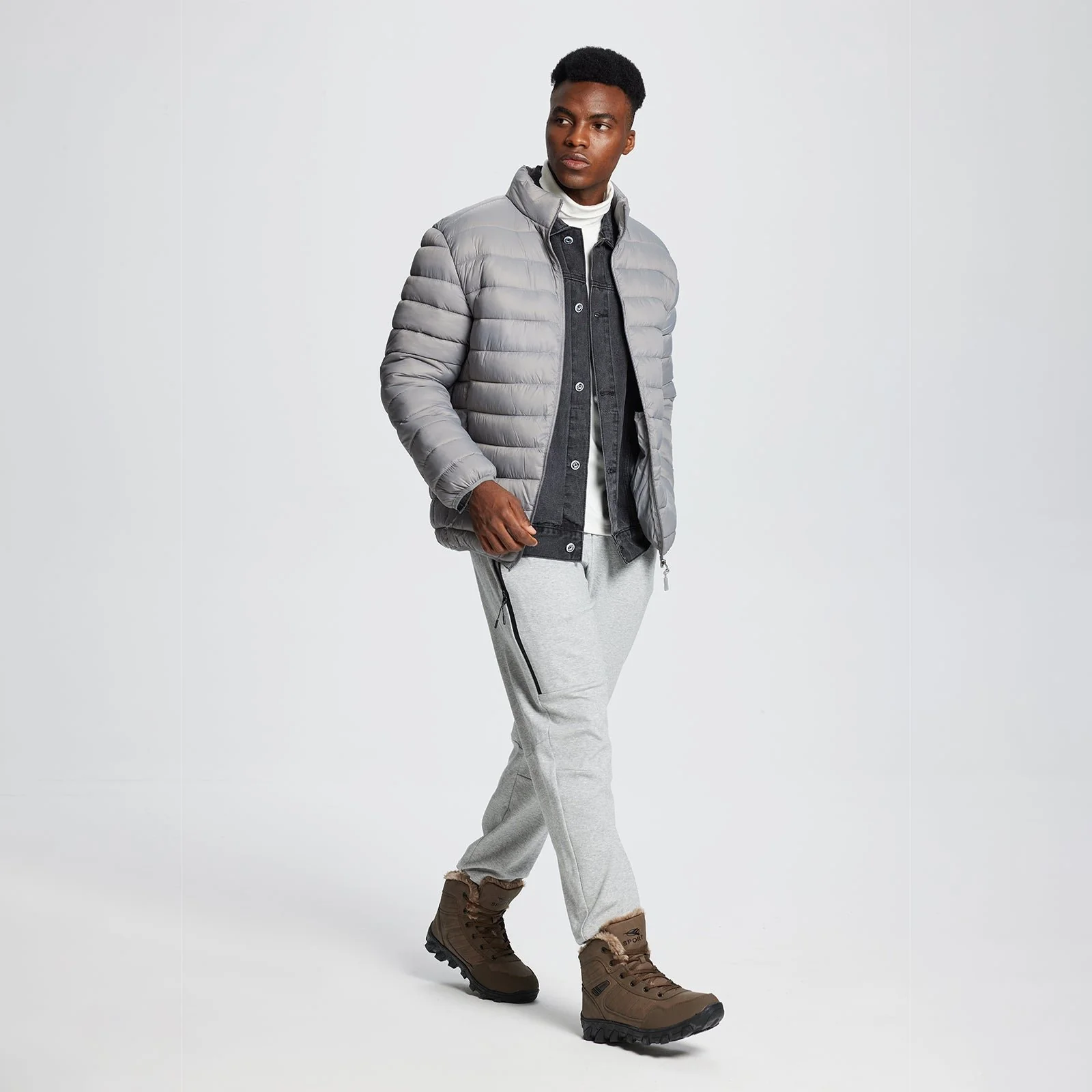 Buty zimowe m?skie - z mi?kk? wy?ci��?k? i cholewk? o g?adkiej fakturze