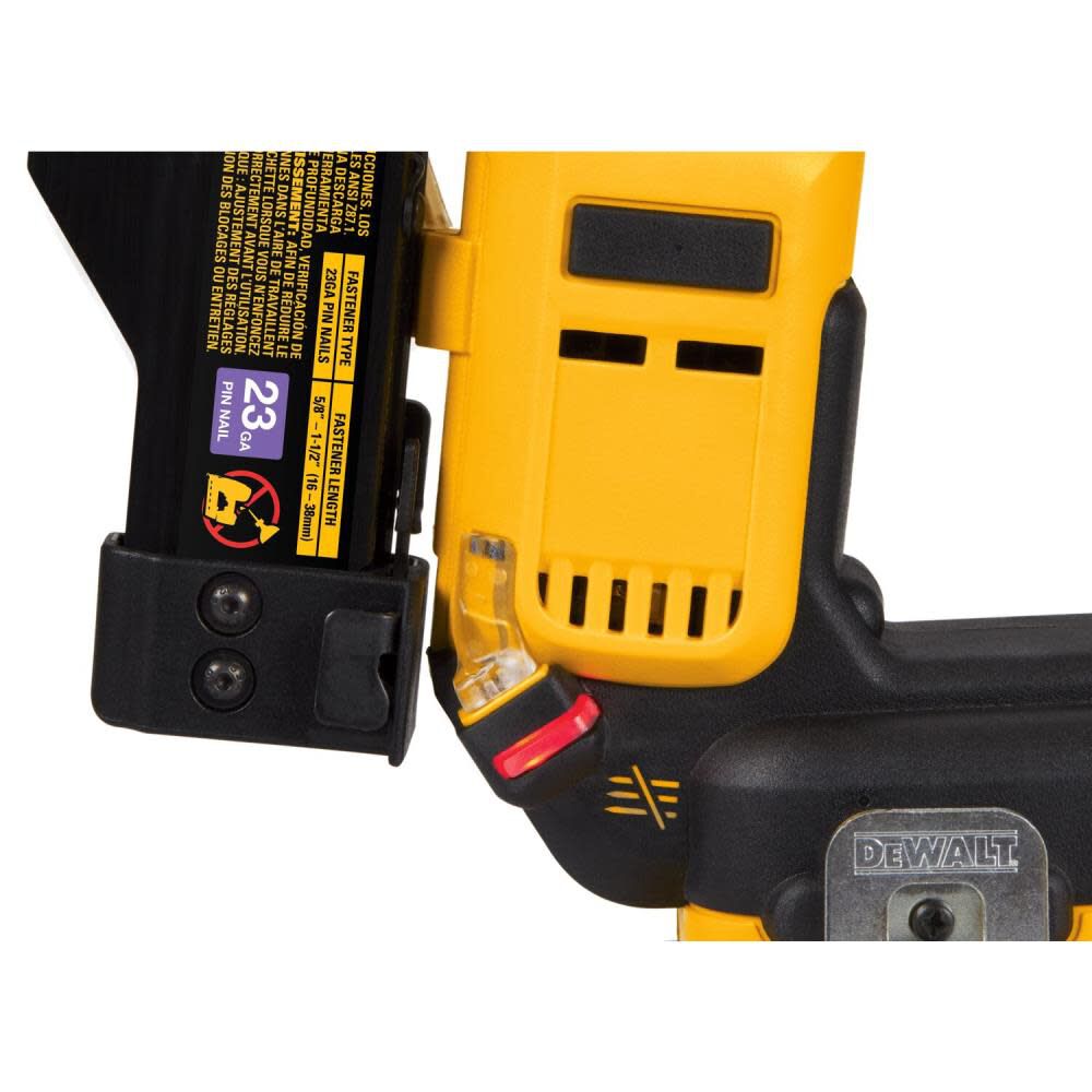 Clavadora de Clavillos 23 Ga. Inalámbrica ATOMIC Compact Series 20V MAX Kit DCN623D1 – DEWALT
