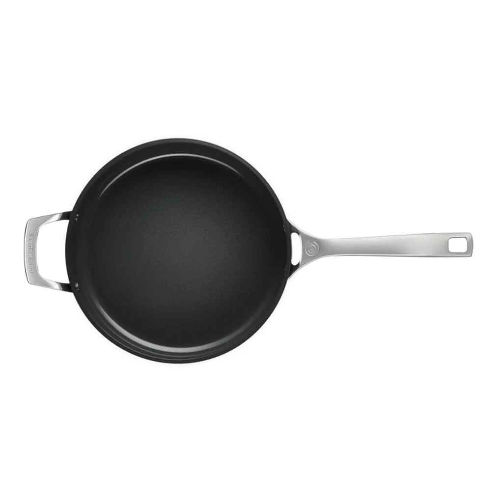 2025 Le Creuset - Cazo Antiadherente Essential 26 cm