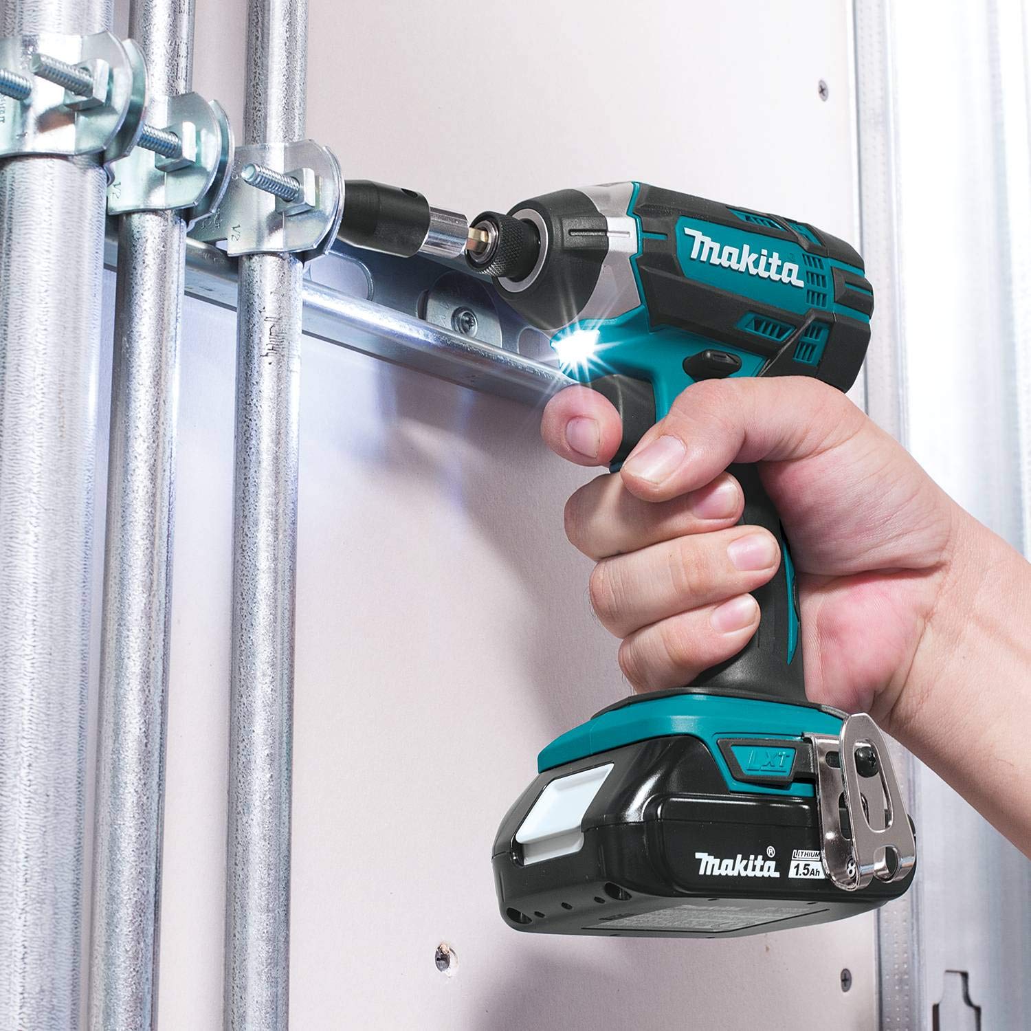 2025 Makita CT225SYX Kit Combo Inalámbrico Compacto de 2 Piezas 18V LXT® con Batería de Ión-Litio (1.5Ah)