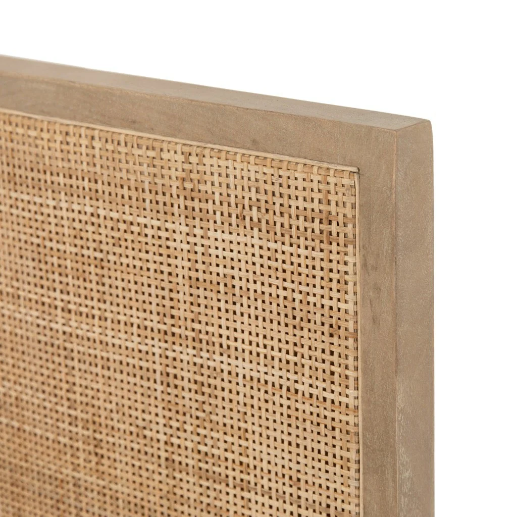 Cama Sydney de Madera de Mango Natural y Ratán Tejido – Elegancia Natural y Textura Auténtica