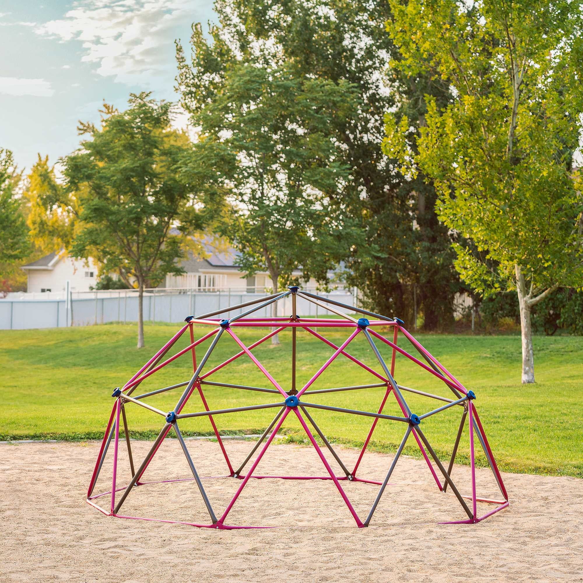 Lifetime Cúpula para Escalar al Aire Libre para Niños, 5.5 pies de Alto x 11 pies de Ancho, Color Berry y Marrón (91088)
