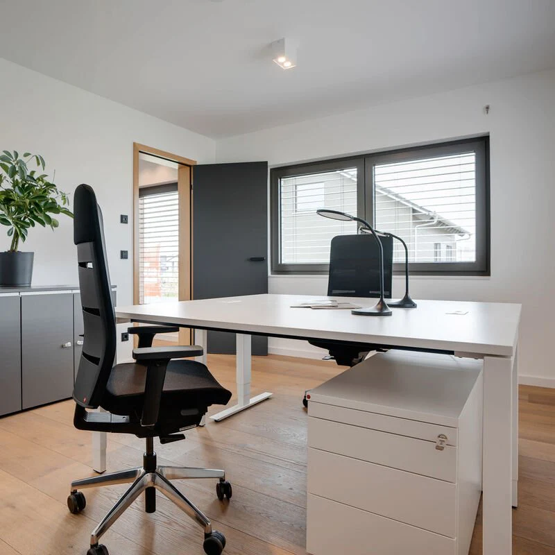 2025 Silla de Oficina Ergonómica con Respaldo de Malla Agilis Matrix MT13 | Color Negro