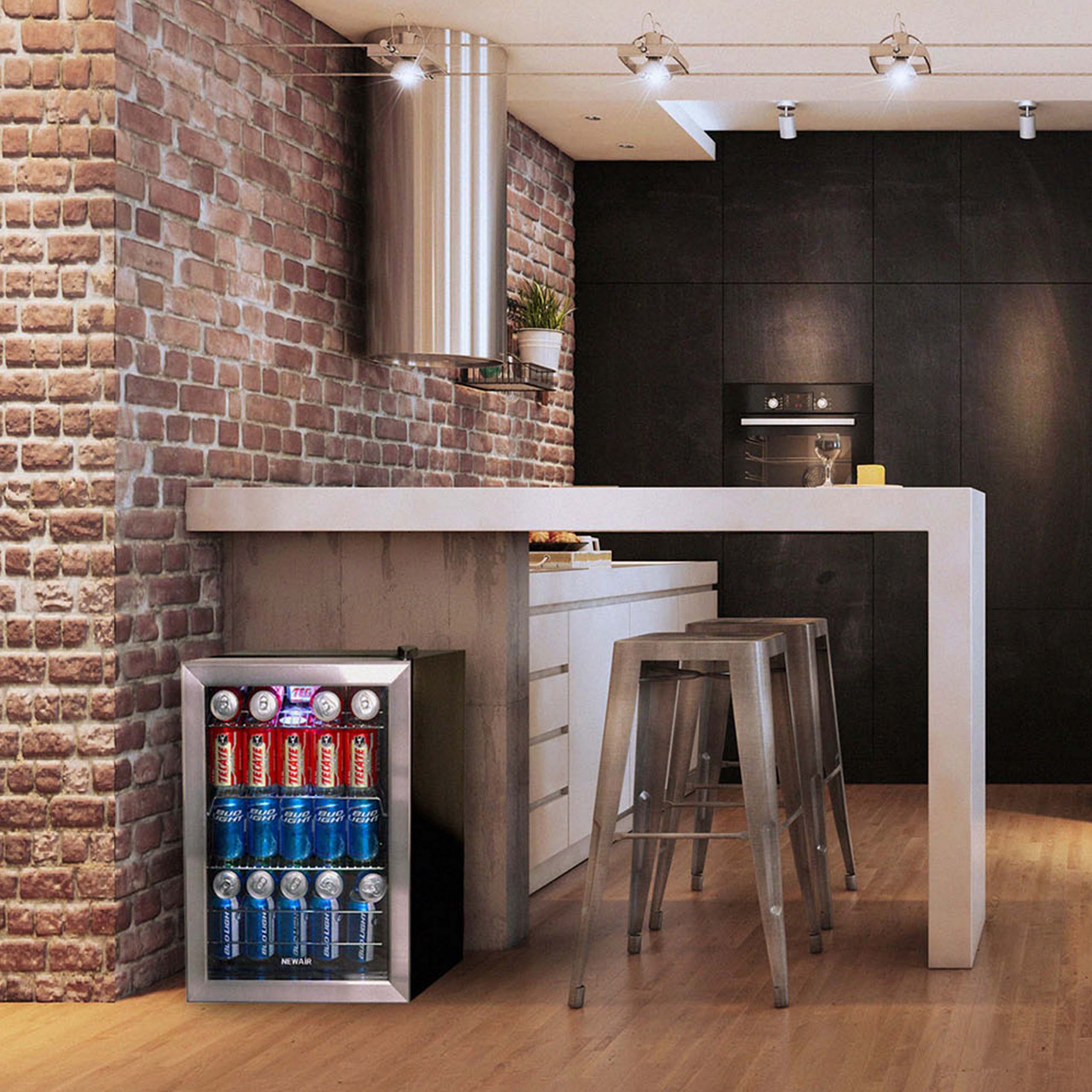2025 Newair® Refrigerador de Bebidas Independiente de Acero Inoxidable – 90 Latas – 17”