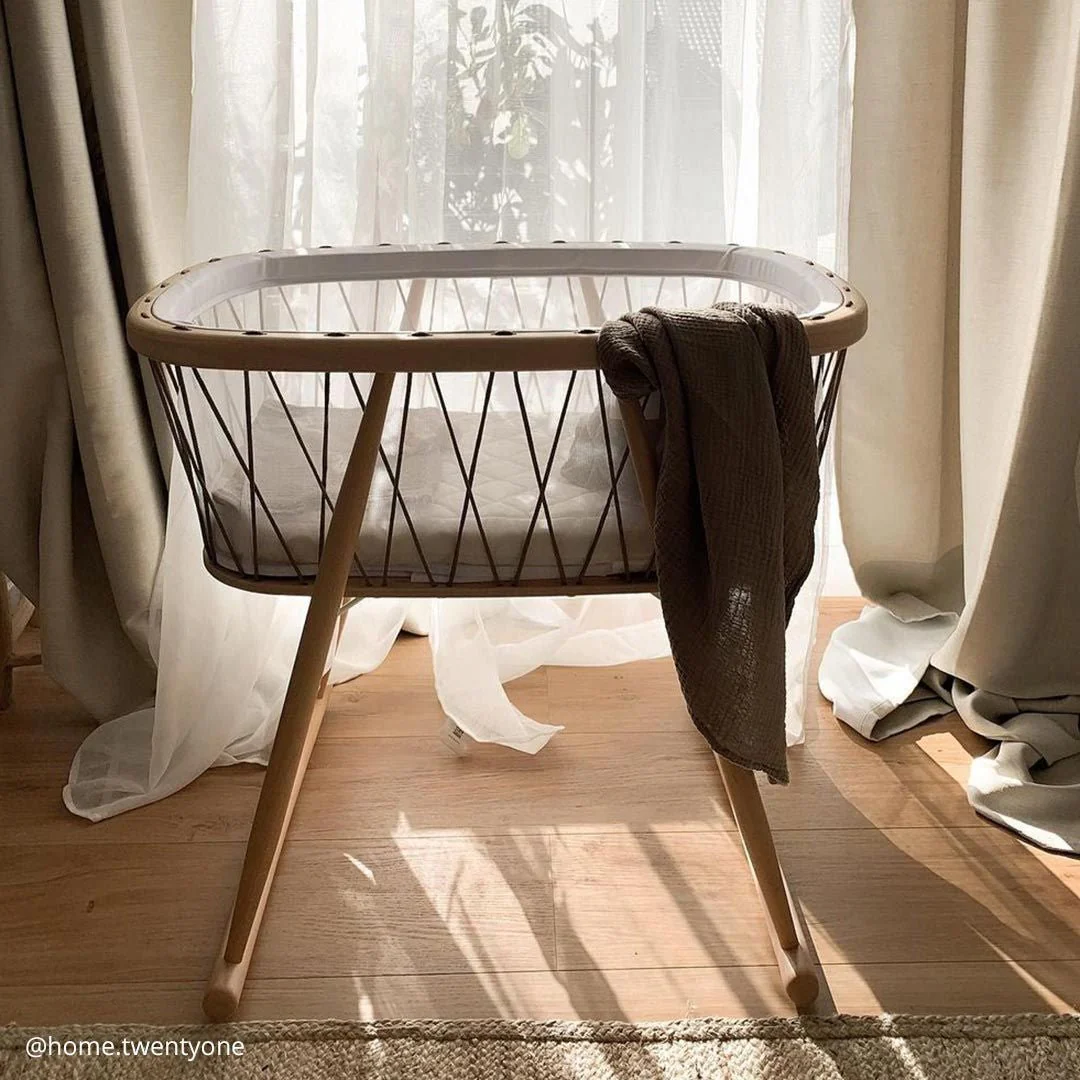 2025 Cuna KUMI de Charlie Crane – Capullo transparente con suave balanceo lateral | Dimensiones 81x56x72 cm | Colchón de espuma incluido | Cordones personalizables | Diseño moderno y minimalista