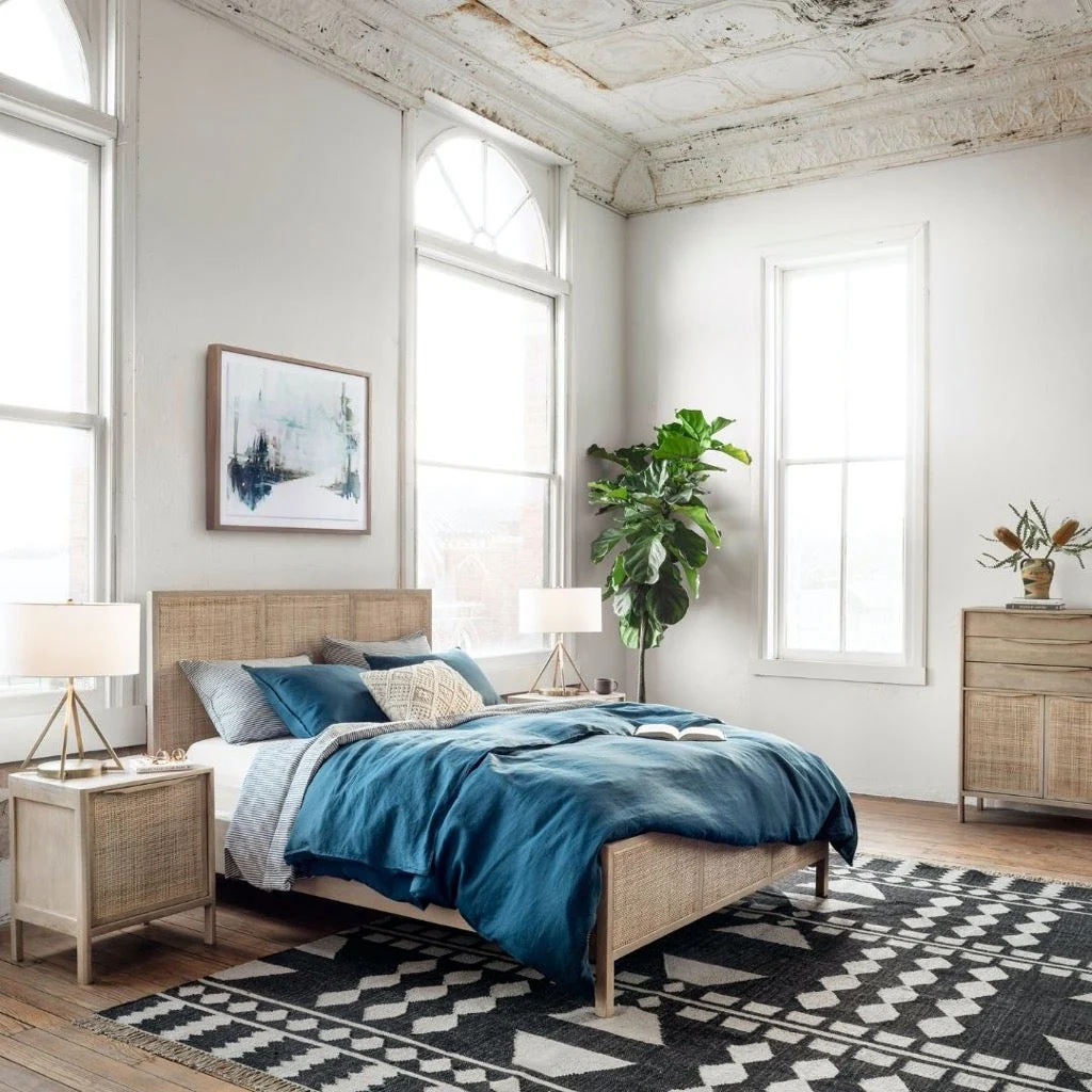 Cama Sydney de Madera de Mango Natural y Ratán Tejido – Elegancia Natural y Textura Auténtica