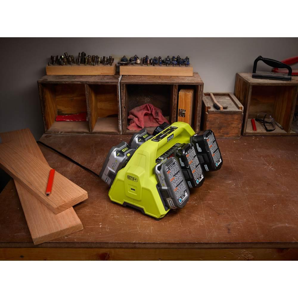 2025 RYOBI ONE+ Kit de Súper Cargador de 18V con (2) Baterías de 1.5 Ah y (2) Baterías de 4.0 Ah