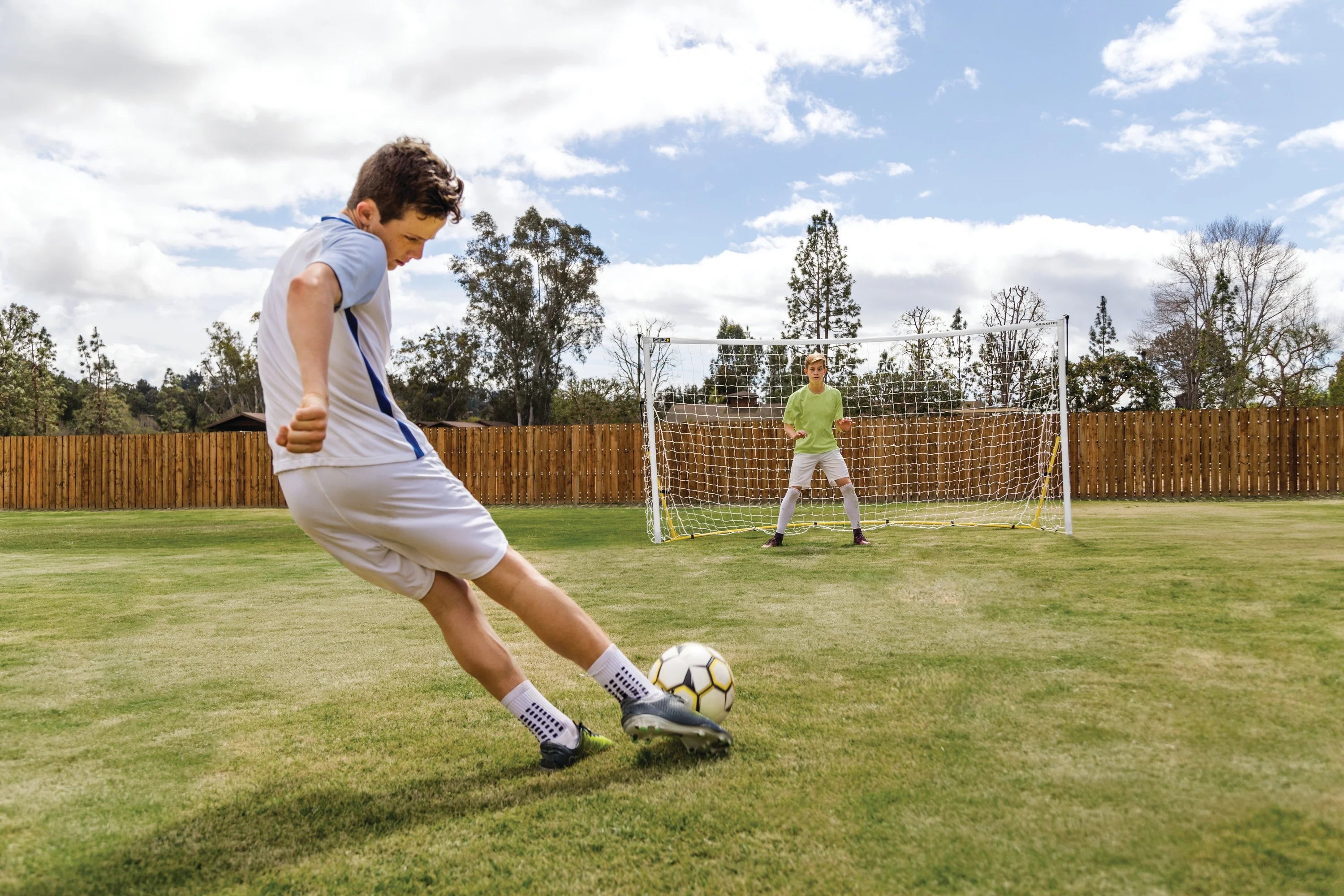 2025 Portería de Fútbol Portátil y Duradera SKLZ Quickster, 12′ x 6′