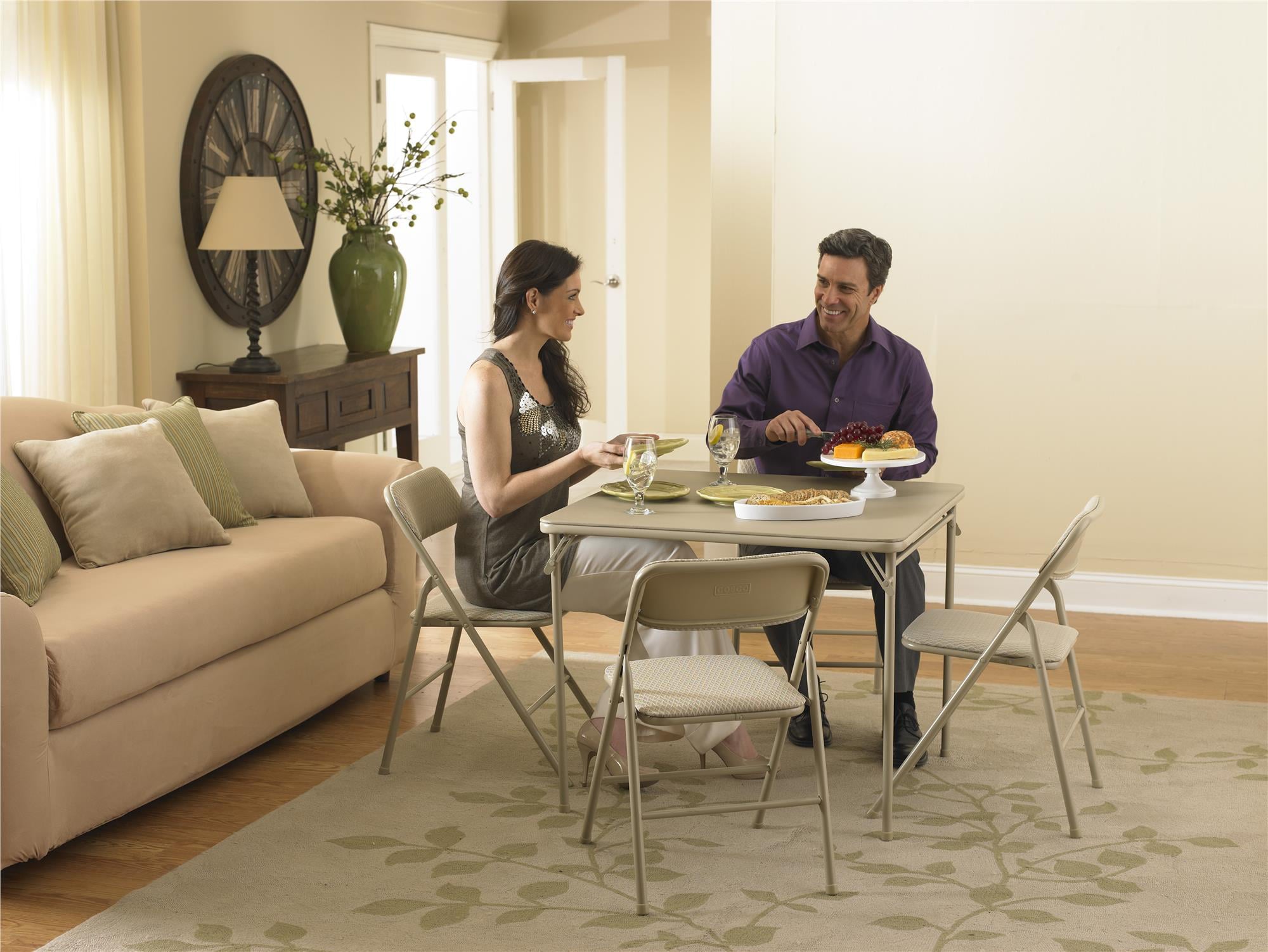 2025 Juego de comedor plegable de 5 piezas COSCO con mesa de cartas y 4 sillas acolchadas de tela, color beige