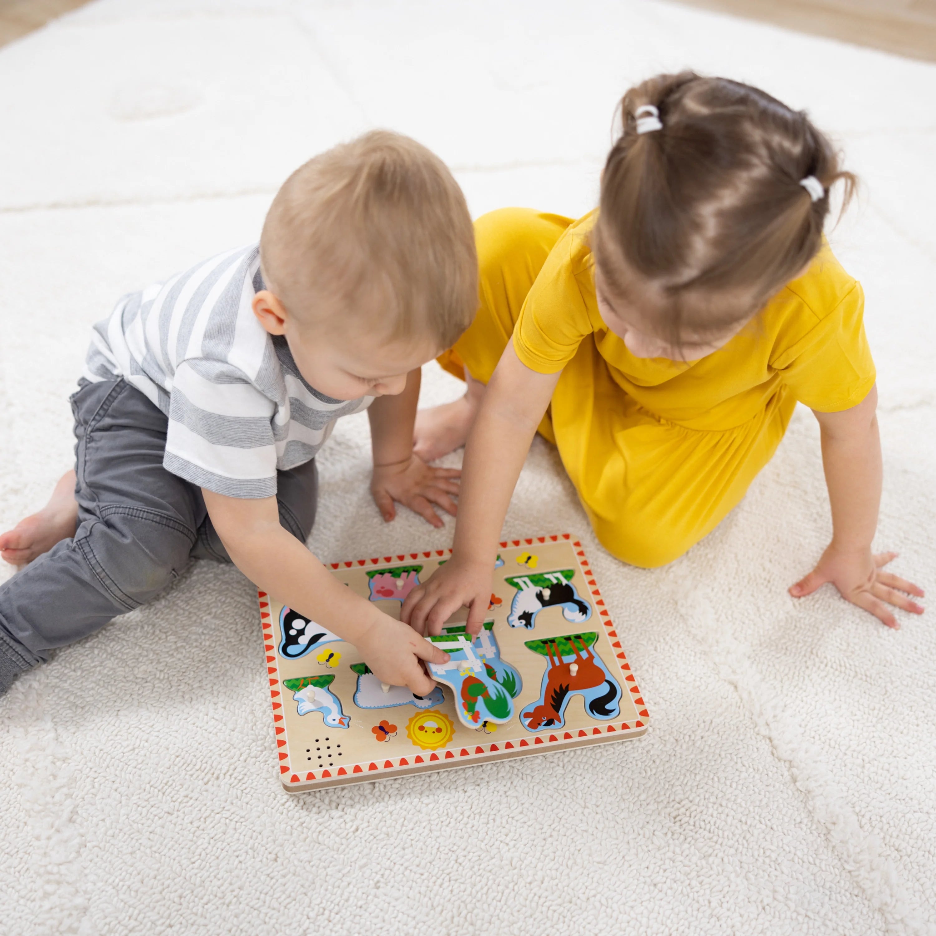 Melissa & Doug Rompecabezas Sonoro de Animales de Granja – Rompecabezas de Madera con Clavijas y Efectos de Sonido (8 piezas)