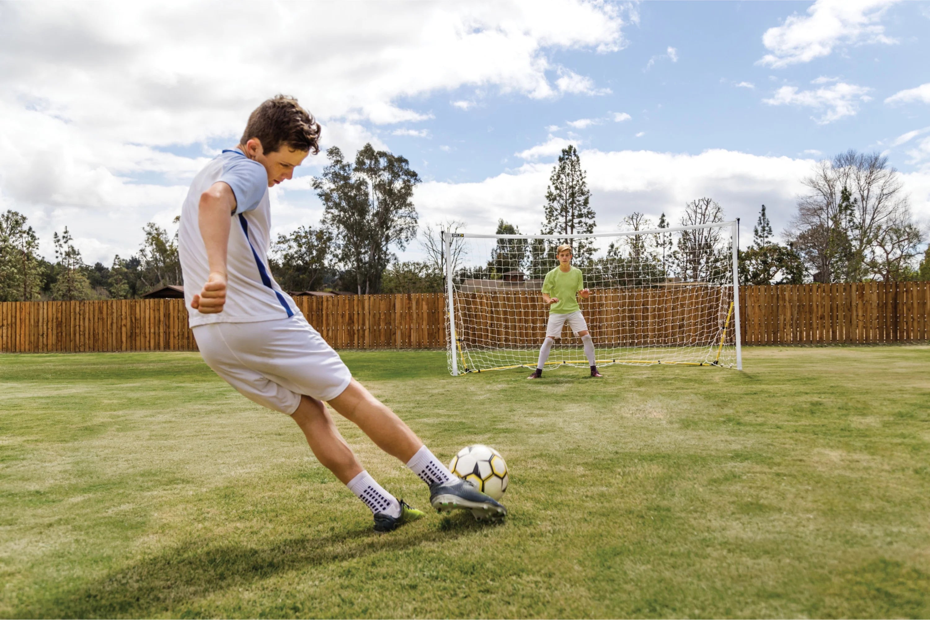 2025 Portería de Fútbol Portátil y Duradera SKLZ Quickster, 12′ x 6′