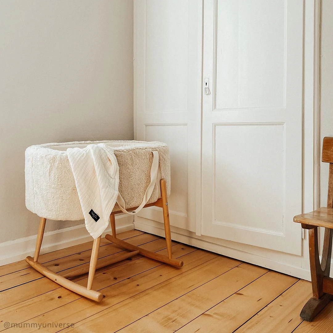 2025 Capazo para bebé Charlie Crane KUKO – Portátil con asas | Estructura de madera natural opcional como cuna | Funda de felpa 100 % poliéster | Espuma de polieter de alta calidad | Para recién nacidos hasta que puedan sentarse o trepar | Sin acceso