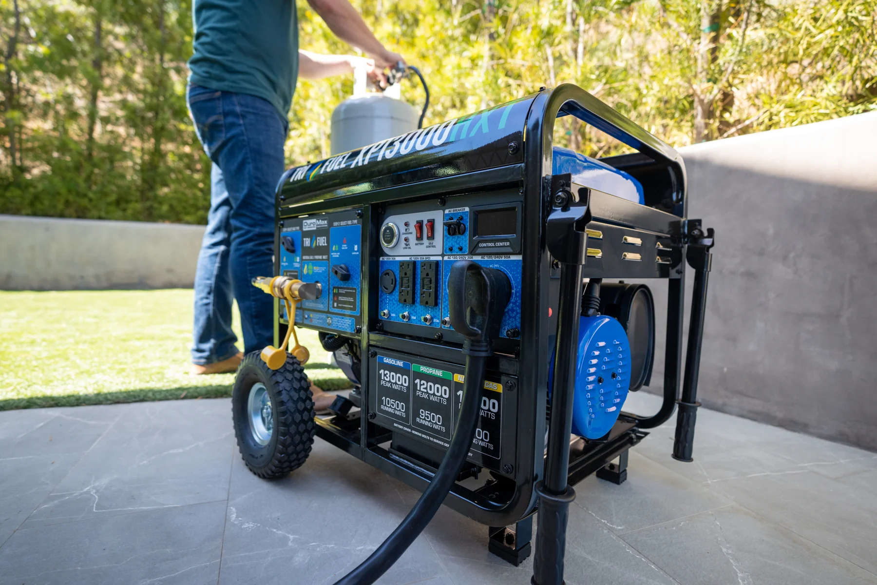 2025 Generador Portátil Trifuel 13 000 W HXT con Alerta de Monóxido de Carbono (CO)