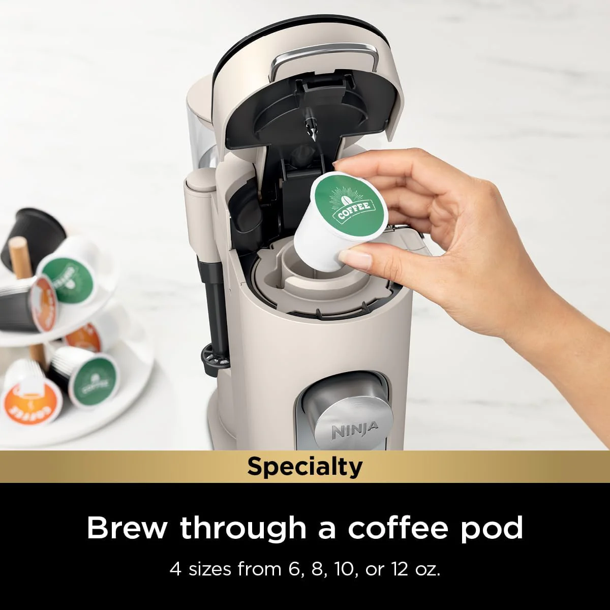 2025 Cafetera de porción individual Ninja Pods & Grounds, compatible con K-Cup, prepara café molido o cápsulas, diseño compacto, depósito de 56 oz, tamaños de taza de 6 oz a 24 oz para viaje, café frío, color piedra, modelo PB041ST