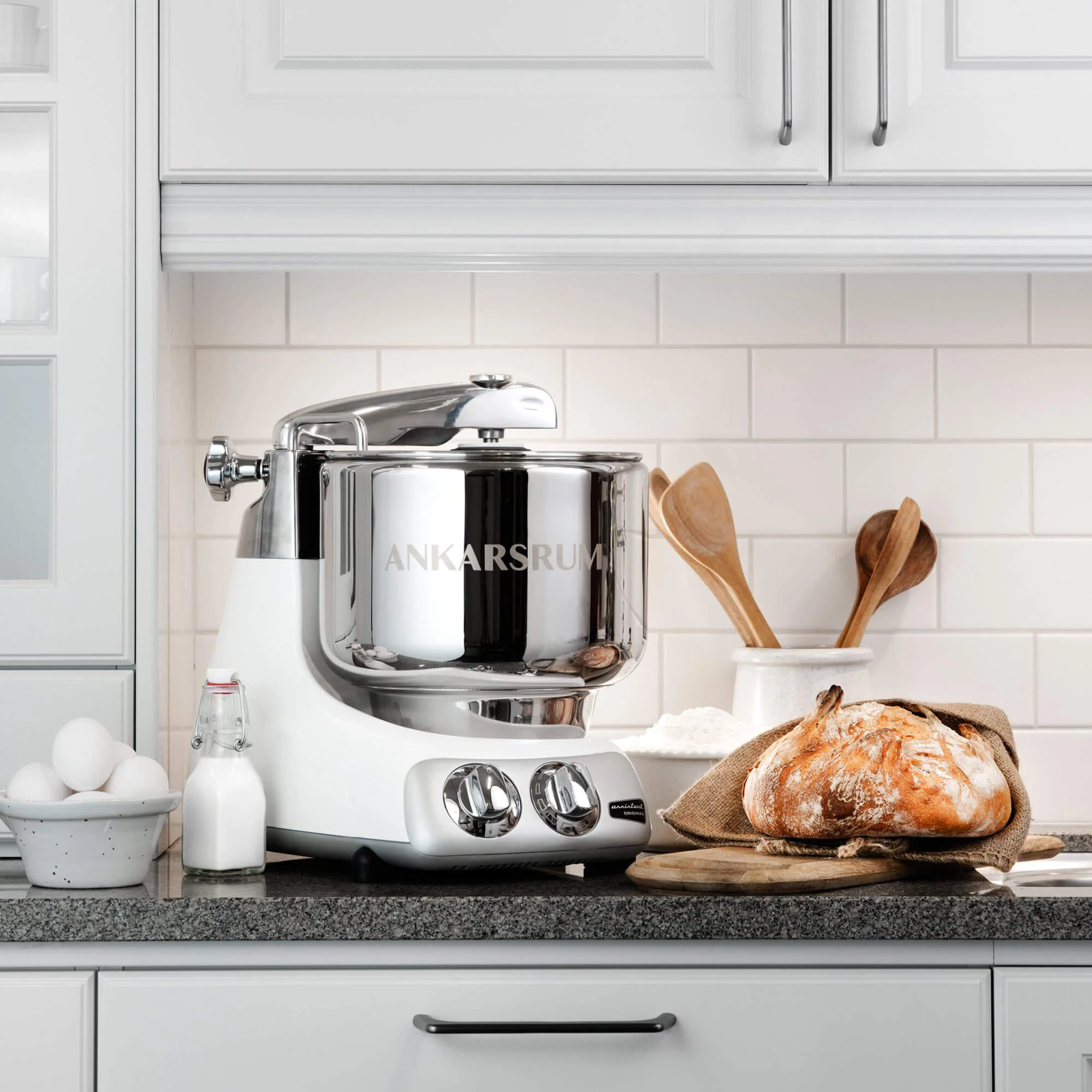 2025 Ankarsrum Assistent Original 6230 – robot de cocina multifunción potente con diseño retro, bol de acero inoxidable de 7 L, motor de 1500 W, accesorios variados, garantía de 7 años