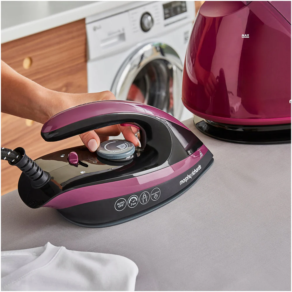 2025 Morphy Richards 332102 Speed Steam Pro - Centro de planchado con sistema de autolimpieza, 1,6L, Violeta - Planchado rápido y potente - Elimina las arrugas en una sola pasada