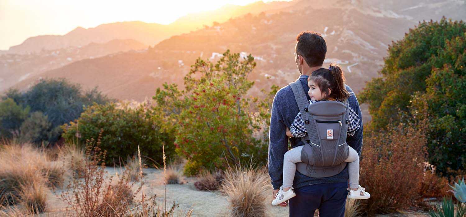 2025 Portabebés « Omni Breeze » Gris Grafito