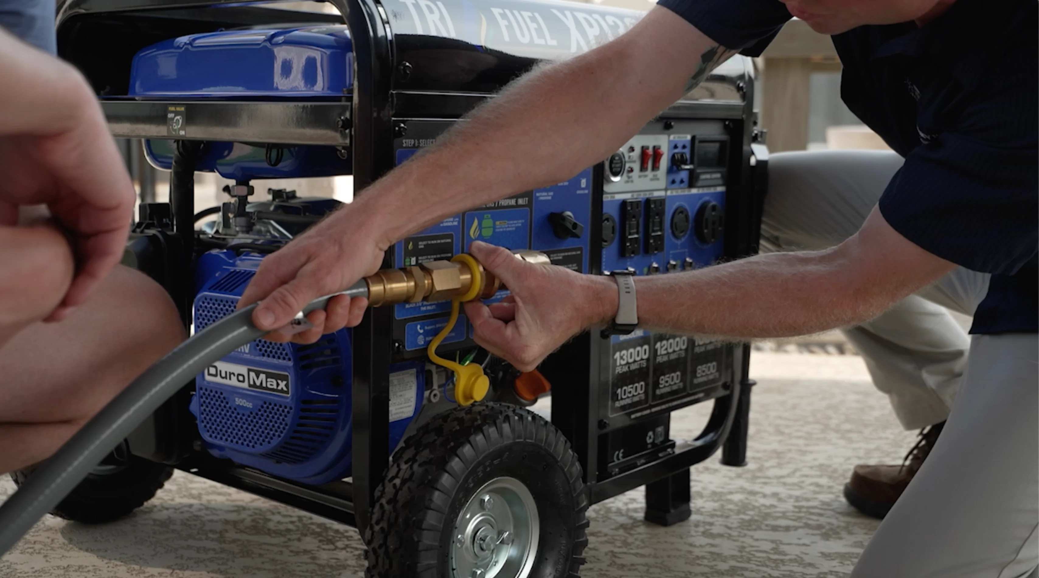 2025 Generador Portátil Trifuel 13 000 W HXT con Alerta de Monóxido de Carbono (CO)