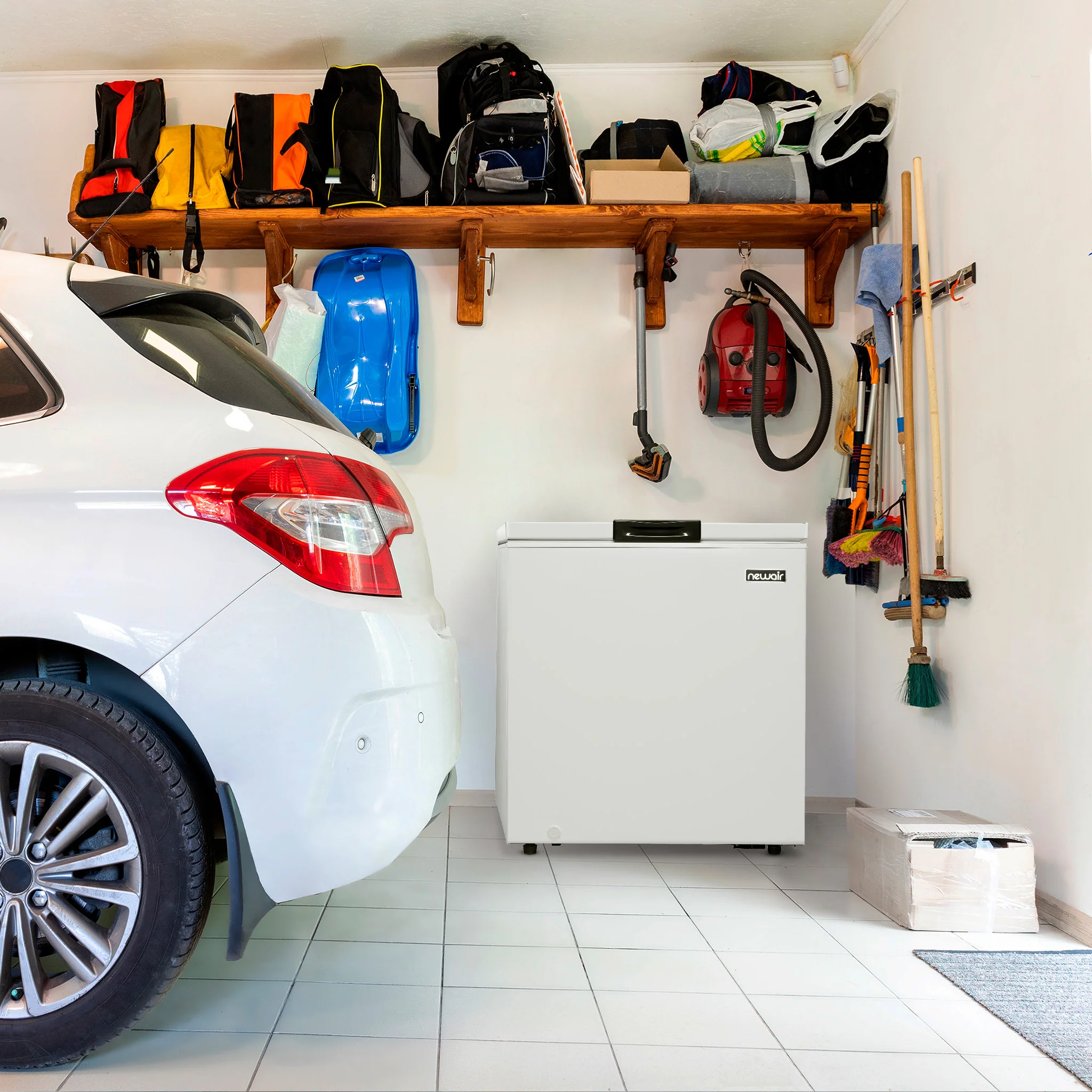 2025 Mini congelador Newair®, 5 pies cúbicos – Gris frío