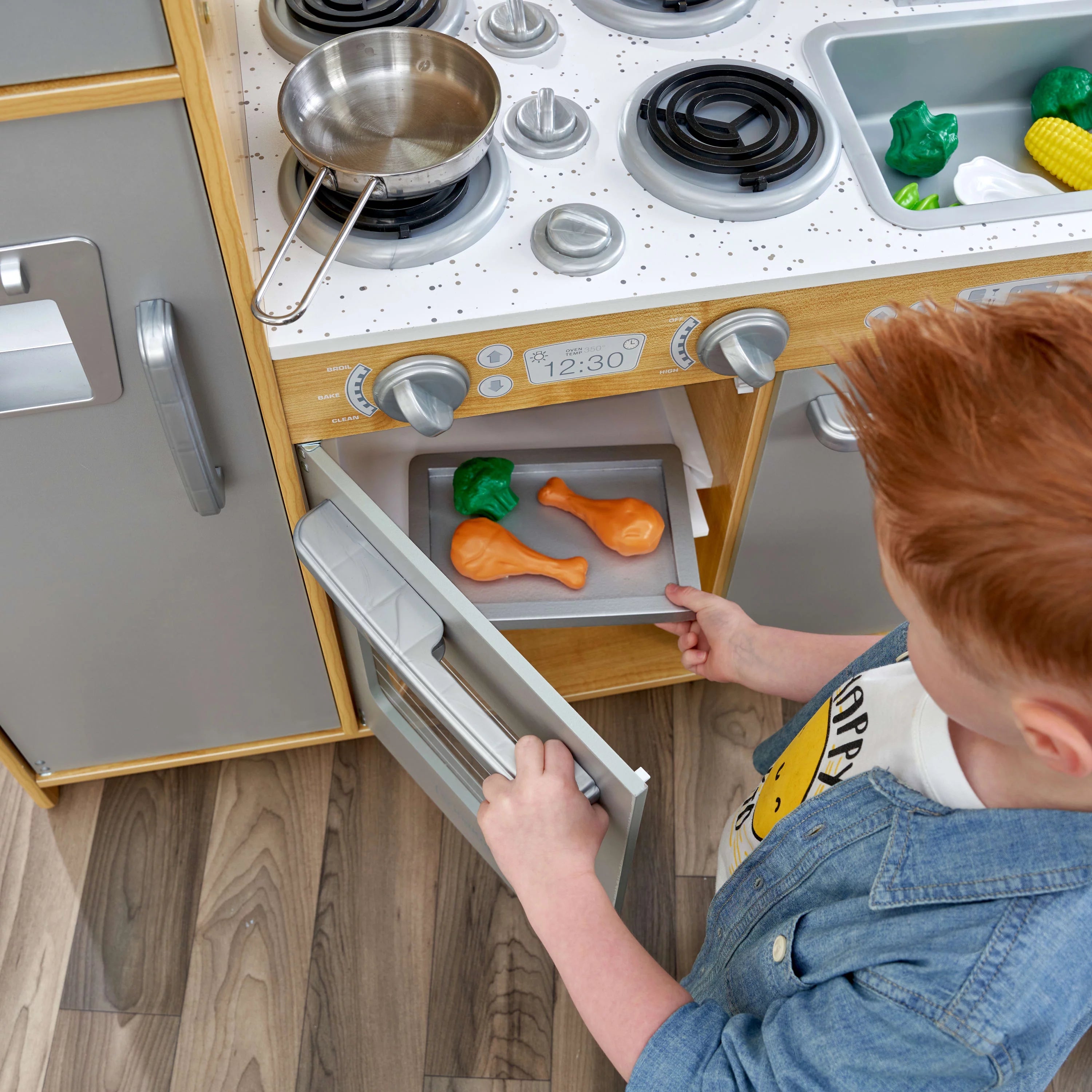 Cocina de Juego KidKraft Uptown Natural con Pizarrón y Soporte para Toallas