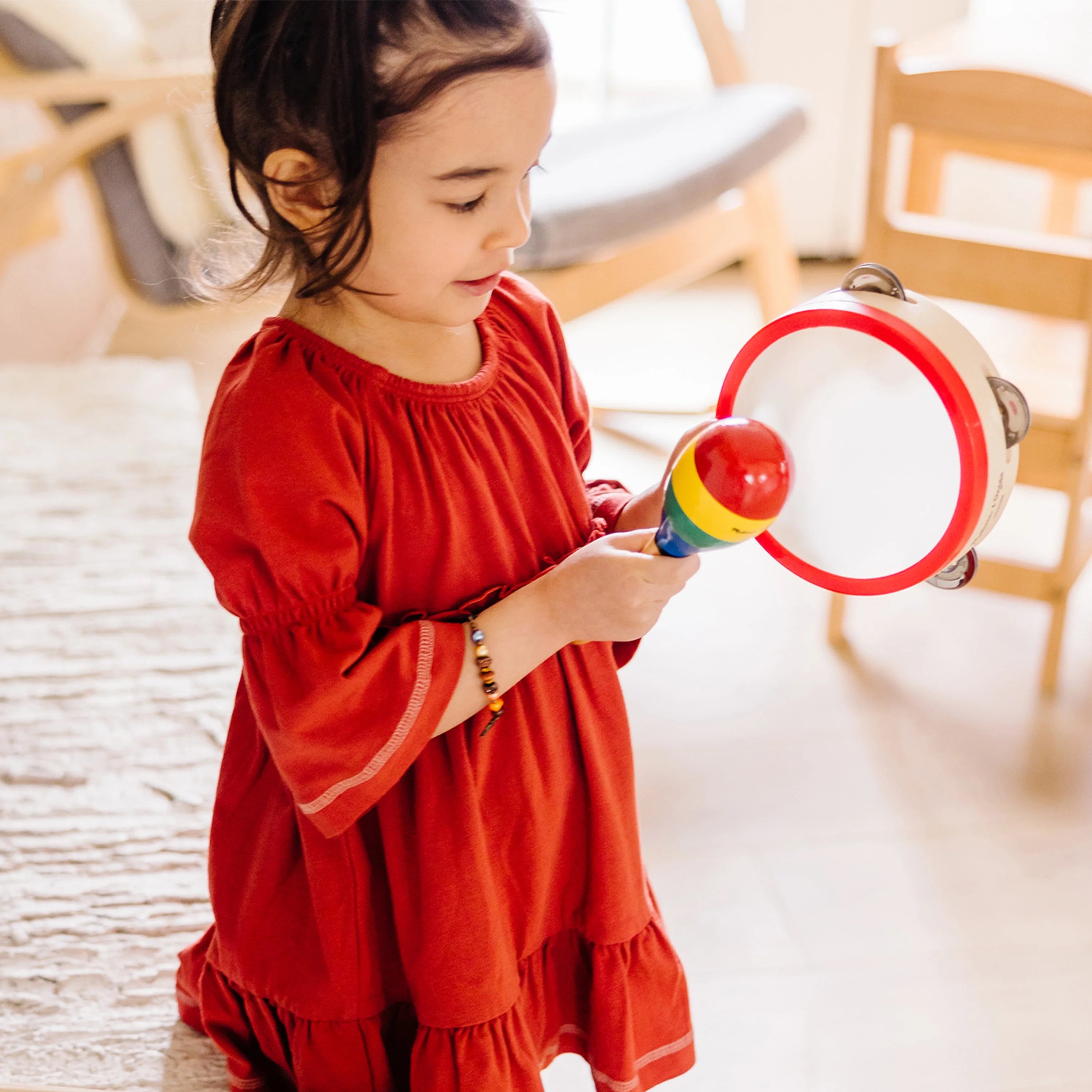 Melissa & Doug Band-in-a-Box ¡Aplaude! ¡Choca! ¡Toca! – Set de Instrumentos Musicales de 10 Piezas