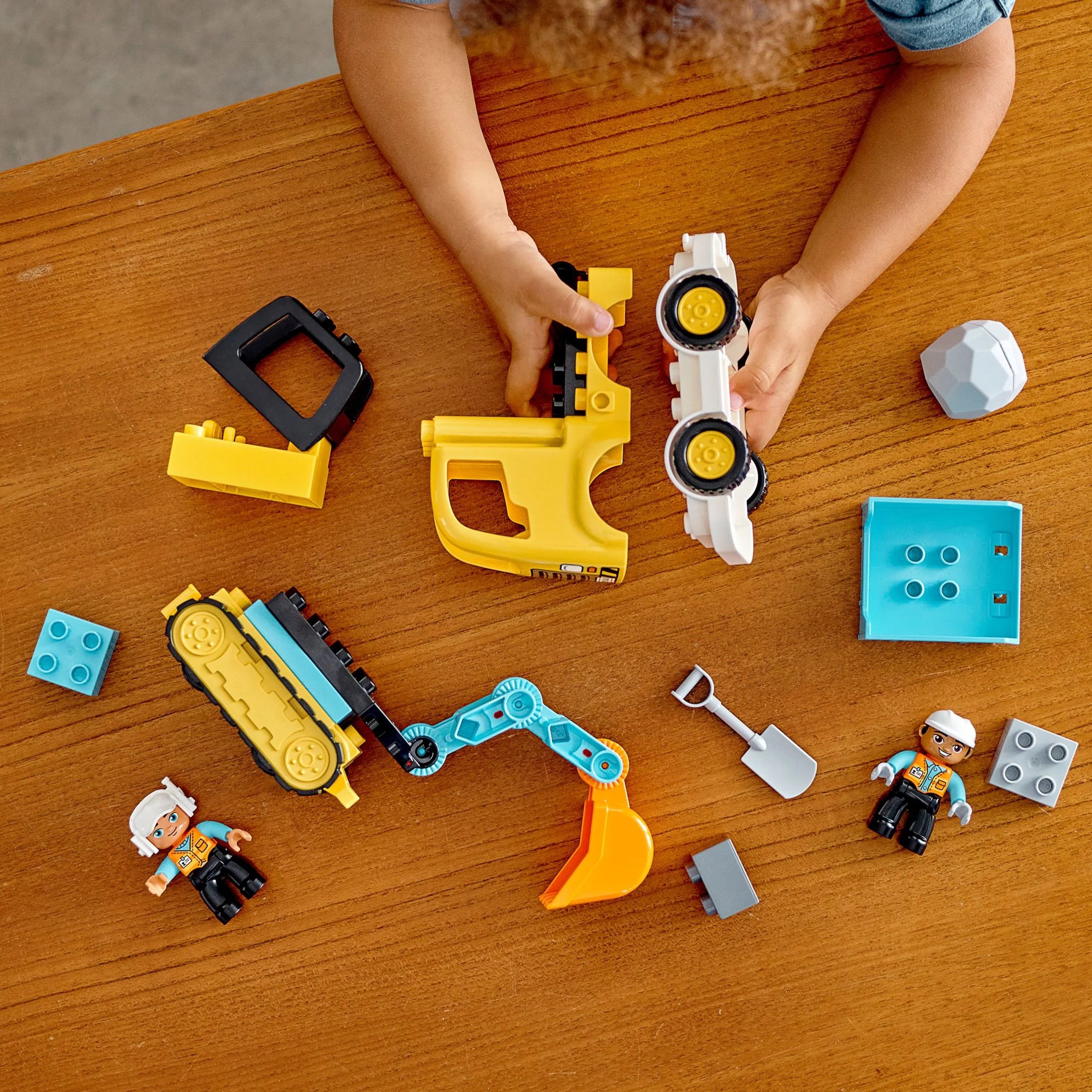 LEGO DUPLO Ciudad Camión y Excavadora de Orugas Vehículo de Construcción 10931, Juguete para Niños y Niñas de 2 a 4 Años, Desarrollo de Habilidades Motoras Finas