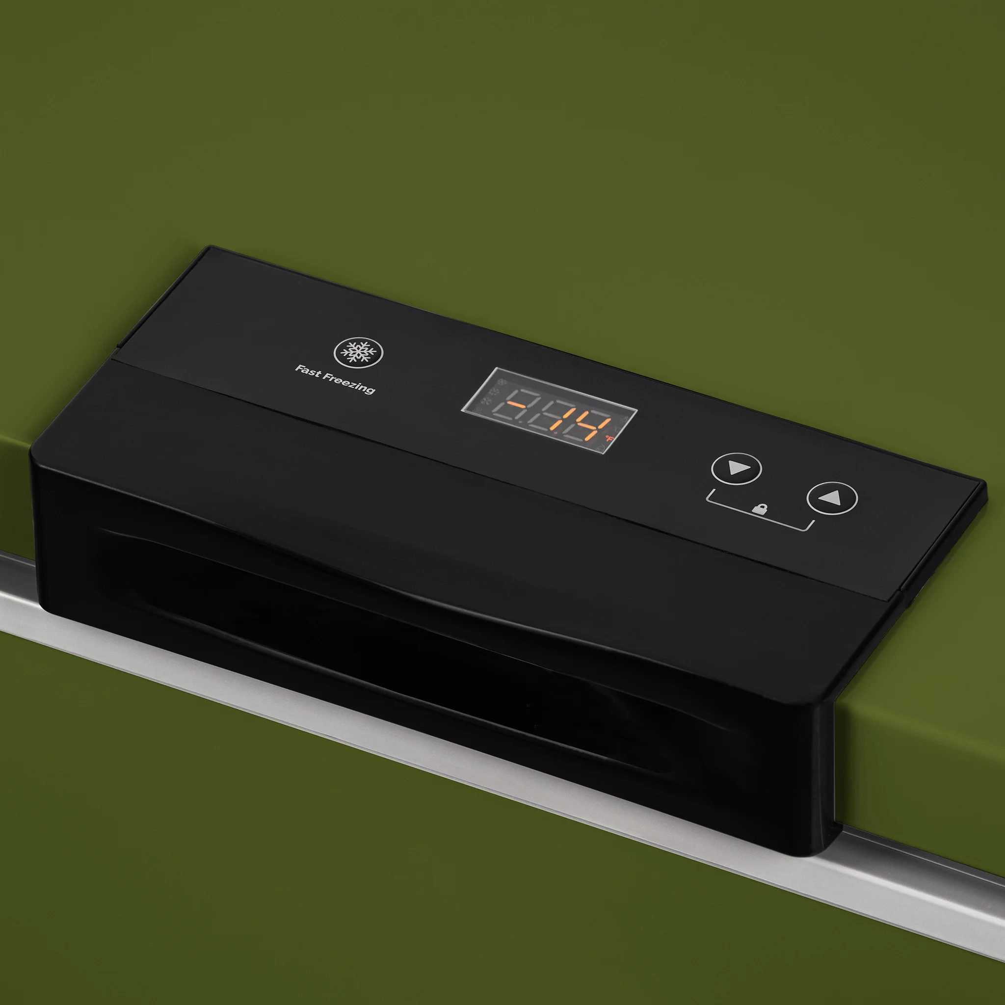 2025 Congelador Vertical Compacto Newair – 6,7 pies³ – Verde Militar
