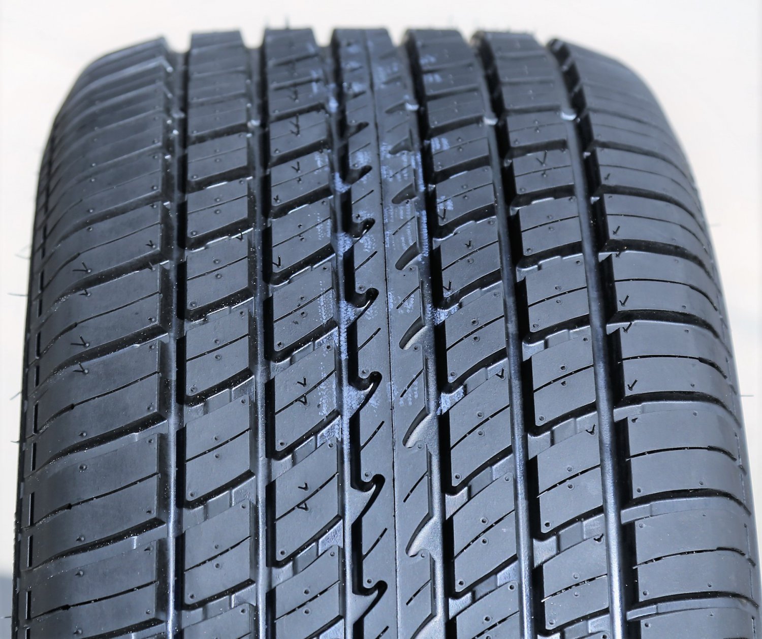2025 Neumático Cooper Cobra Radial G/T 295/50R15 105S para Todo Tipo de Clima