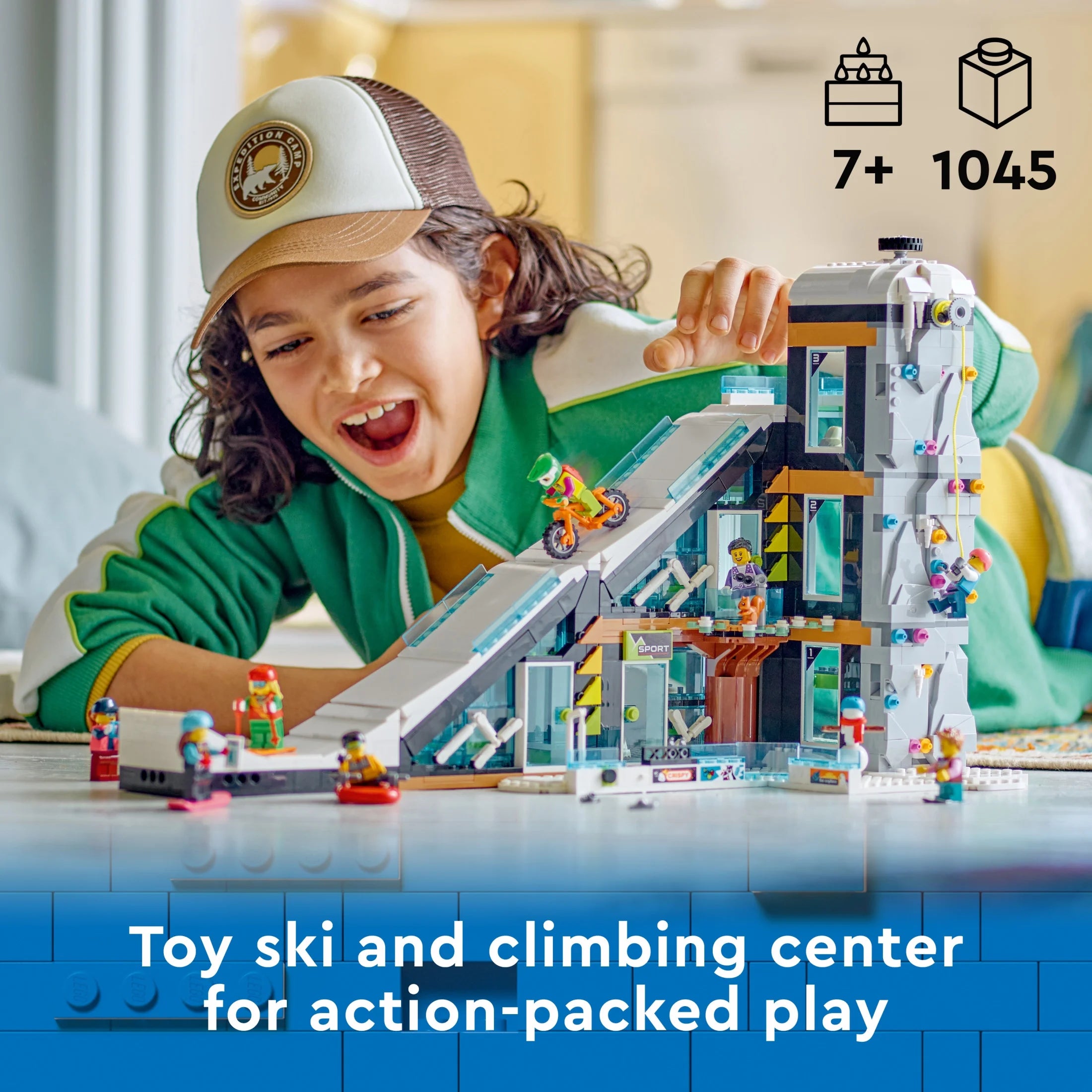 Centro de Esquí y Escalada LEGO City 60366, Set de Construcción de 3 Niveles con Pista de Esquí, 8 Minifiguras y 2 Figuras de Animales para Juego Imaginativo de Deportes de Invierno, Idea de Regalo Divertida para Niños y Fanáticos del Esquí