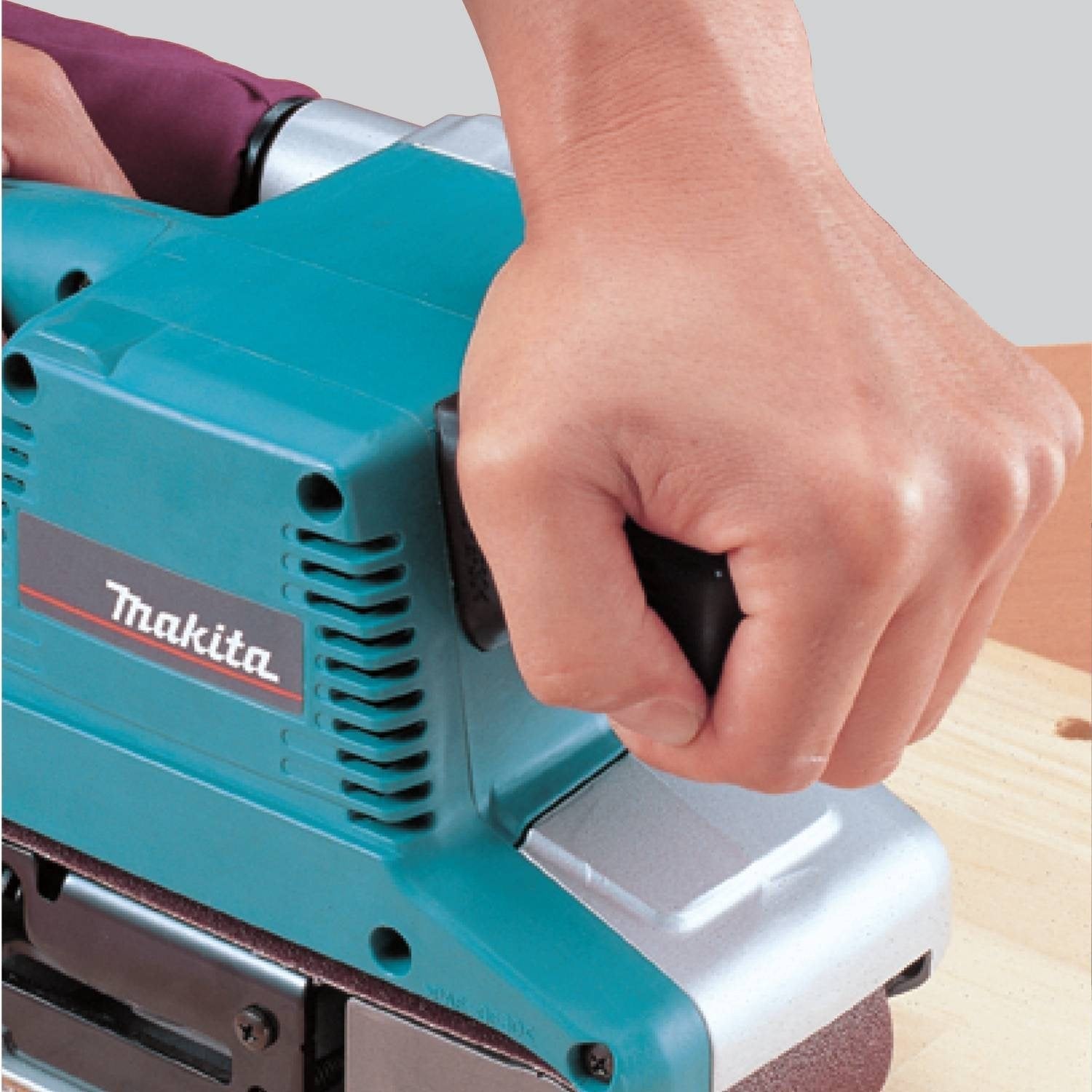 Makita 9903 Lijadora de Banda Variable de 3 x 21 Pulgadas