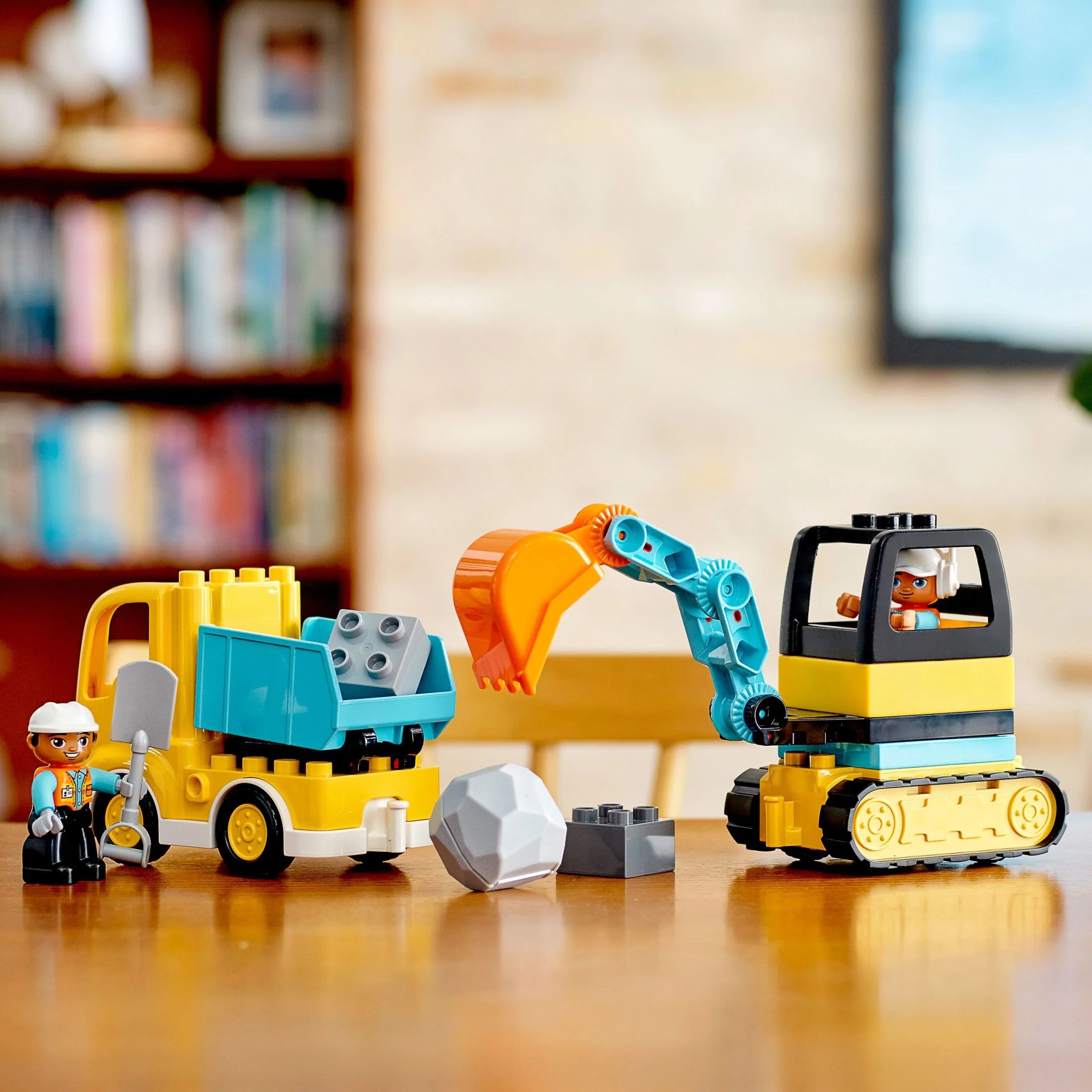 LEGO DUPLO Ciudad Camión y Excavadora de Orugas Vehículo de Construcción 10931, Juguete para Niños y Niñas de 2 a 4 Años, Desarrollo de Habilidades Motoras Finas