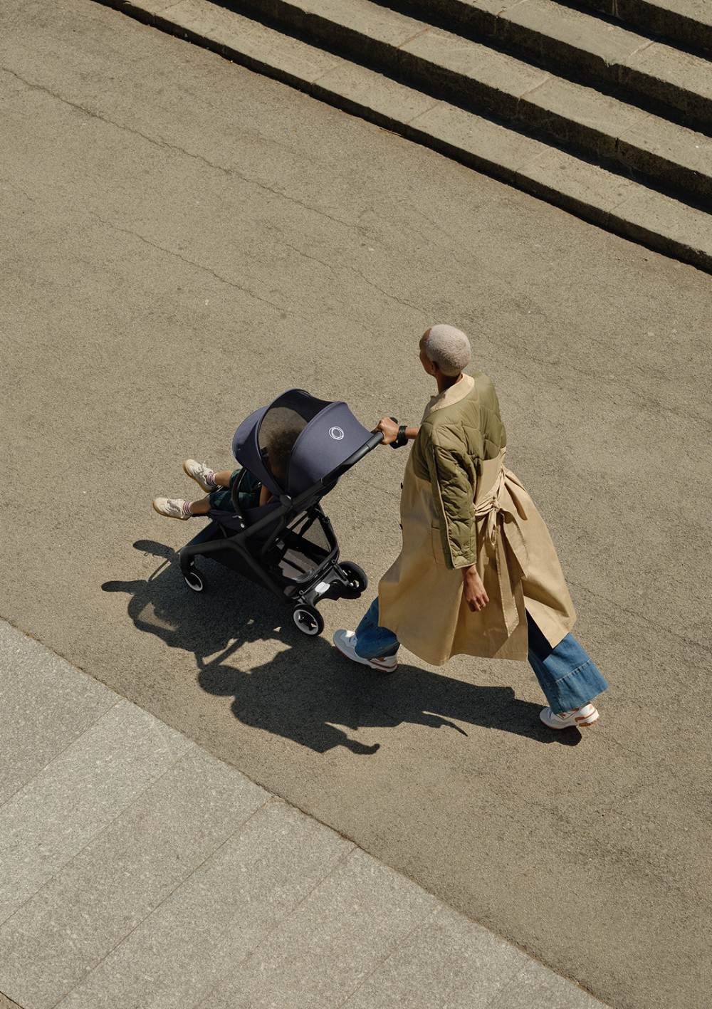 2025 Cochecito Butterfly Negro / Arena del Desierto