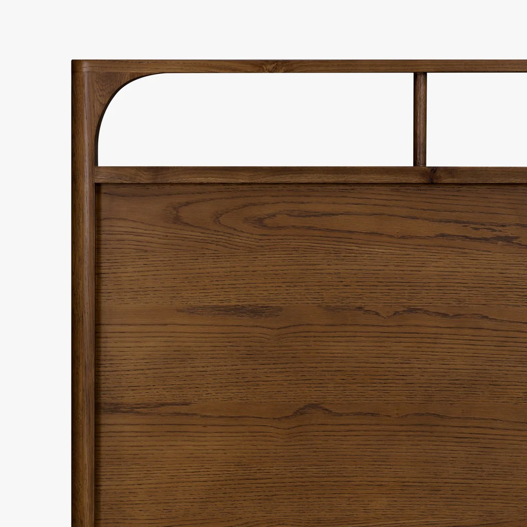 Cama Cali de Roble Tinte Nogal – Elegancia Natural y Acabados Cuidados
