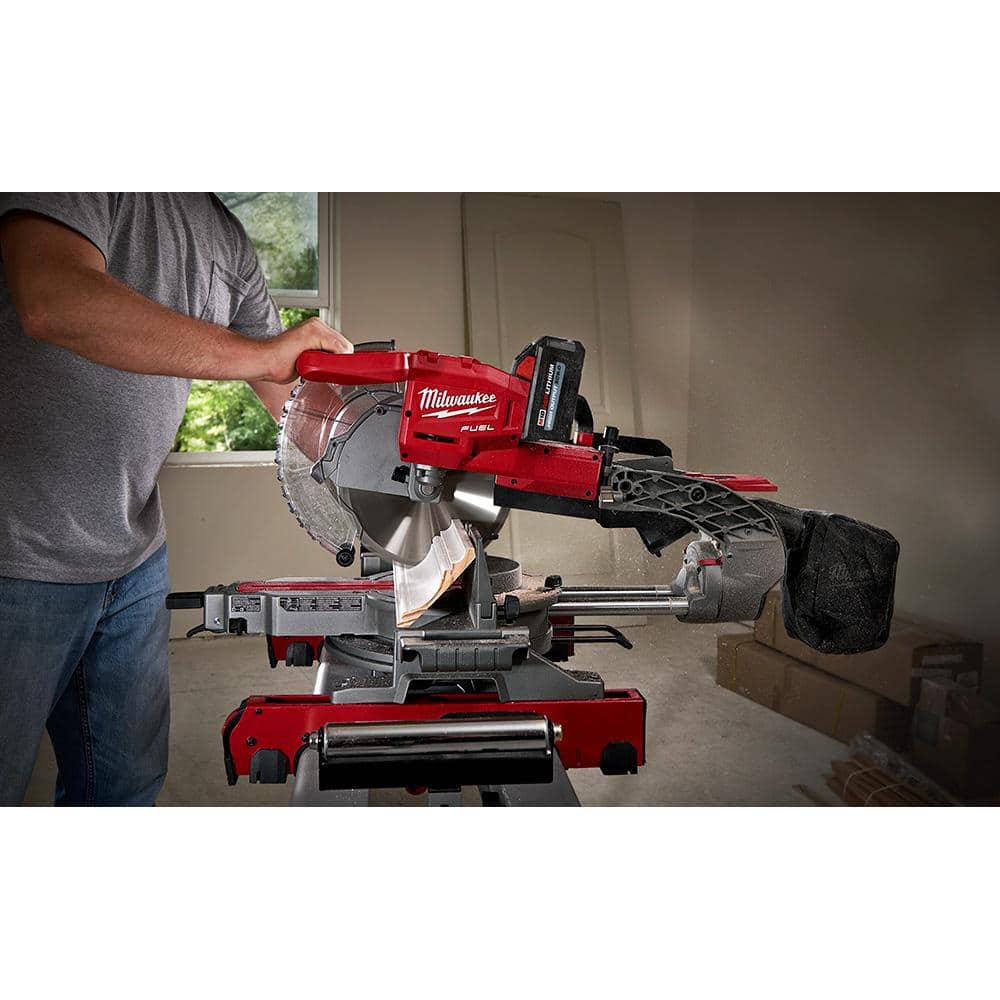Kit de sierra ingletadora compuesta deslizante de doble bisel M18 FUEL de 18V y 10 pulgadas con motor sin escobillas y batería de 8.0 Ah – Modelo 2734-21