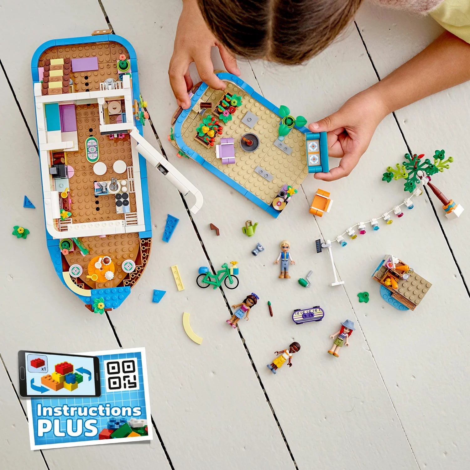 LEGO Friends Casa Flotante en el Canal 41702 Kit de Construcción; Incluye 4 Mini Muñecas, incluyendo a Mia, y 1 Animal de Juguete; Regalo de Cumpleaños para Niños de 7 años en adelante (737 piezas)