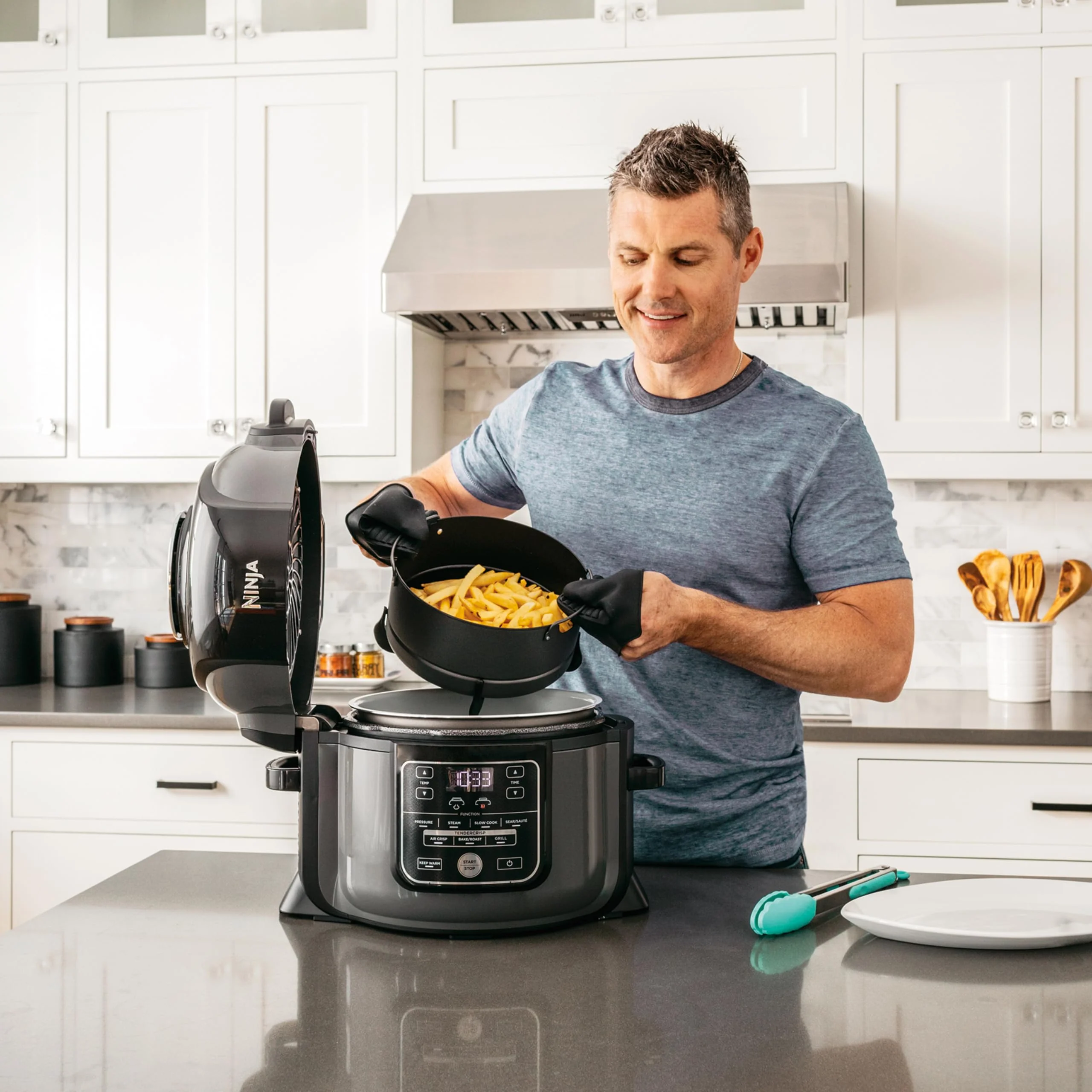 2025 Ninja Foodi Olla Multifunción, 6 L, olla multifunción 7 en 1, olla a presión rápida, freidora de aire caliente, cocción lenta, parrilla y más, acero cepillado y negro, OP300EU