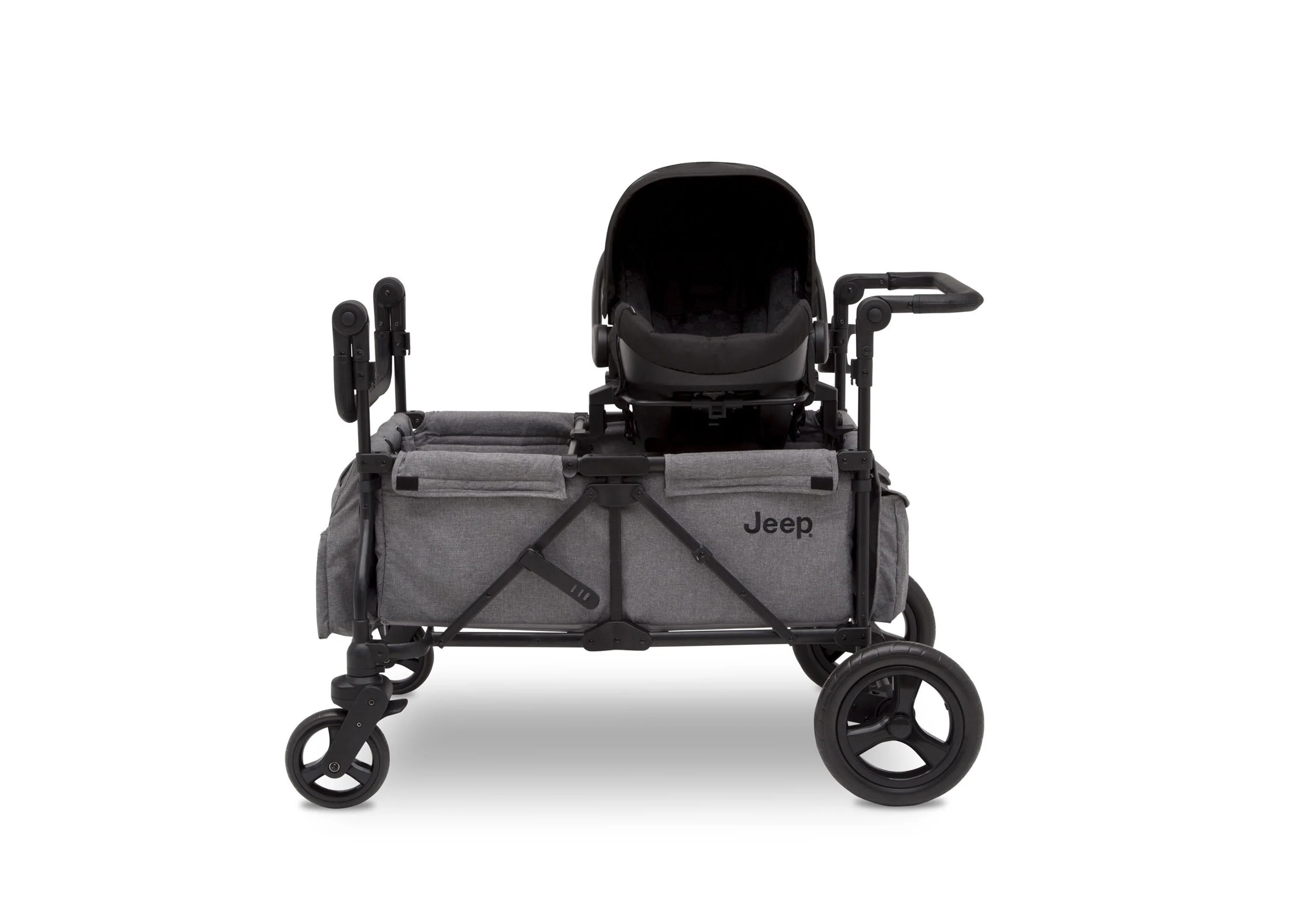 2025 Jeep Wrangler Stroller Wagon de Delta Children – 3 Modos: Portabebés, Cochecito y Carrito, Suspensión, Capota UV, Compatible con Sillas de Auto, Almacenamiento Múltiple, Manillares Ajustables