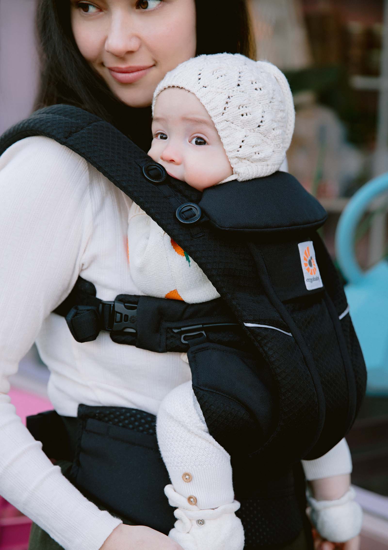 2025 Portabebés « Omni Breeze » Negro Ónix