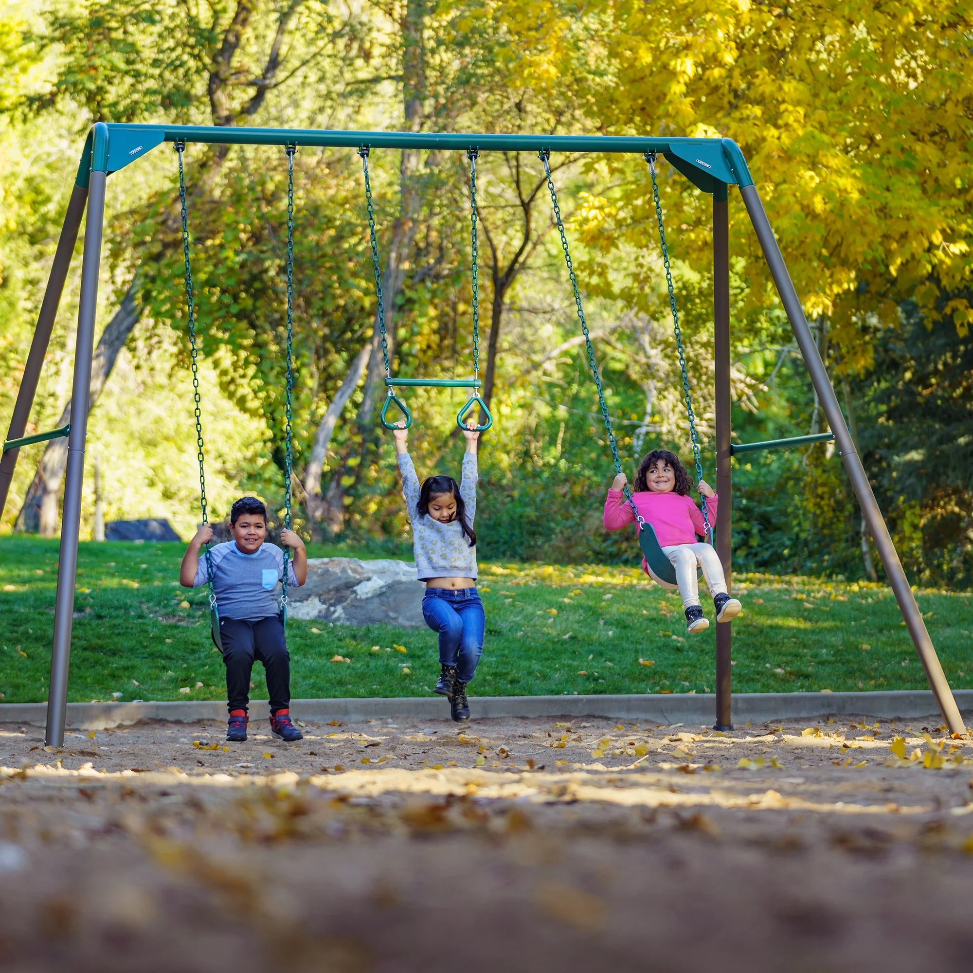 Lifetime Juego de Columpios Metálico para Niños con 2 Columpios de Cinturón y Barra de Trapecio – 9 pies (91137)