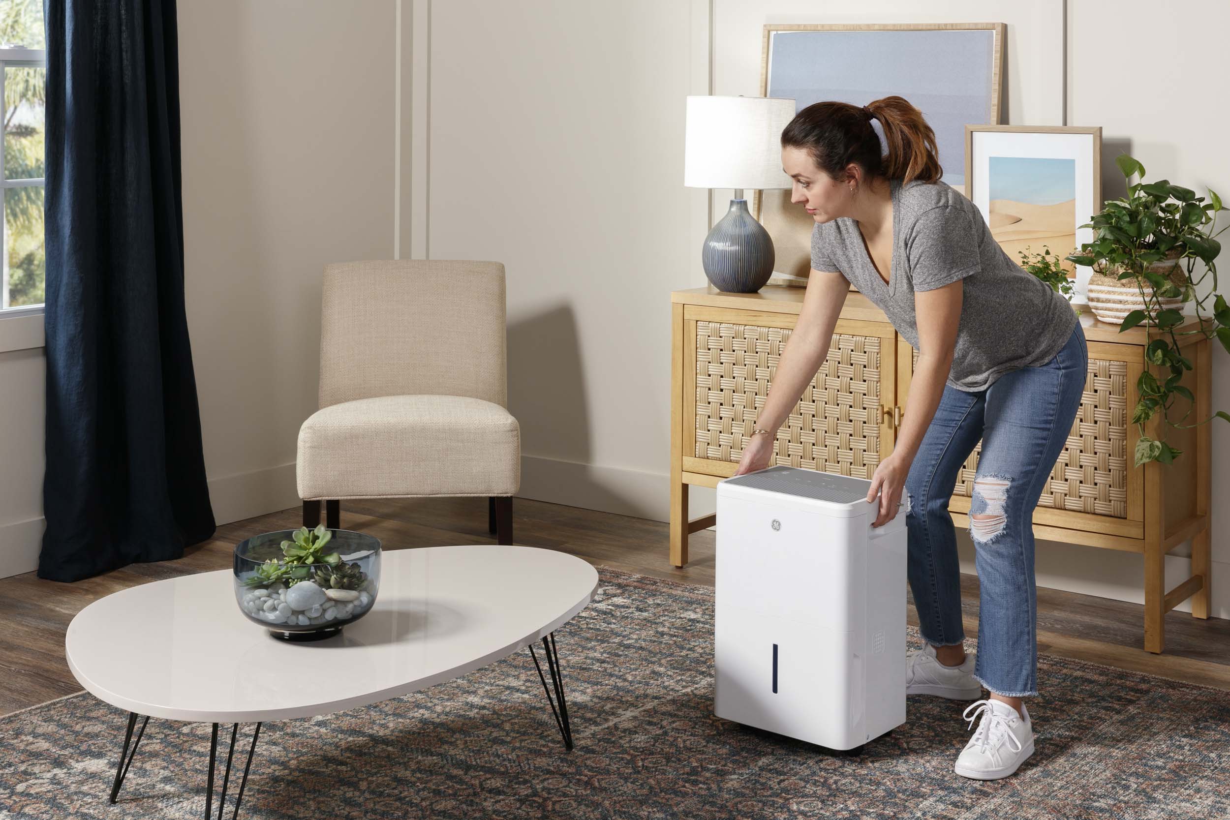 2025 Deshumidificador Portátil GE Energy Star® de 35 Pintas con Función Smart Dry para Espacios Muy Húmedos