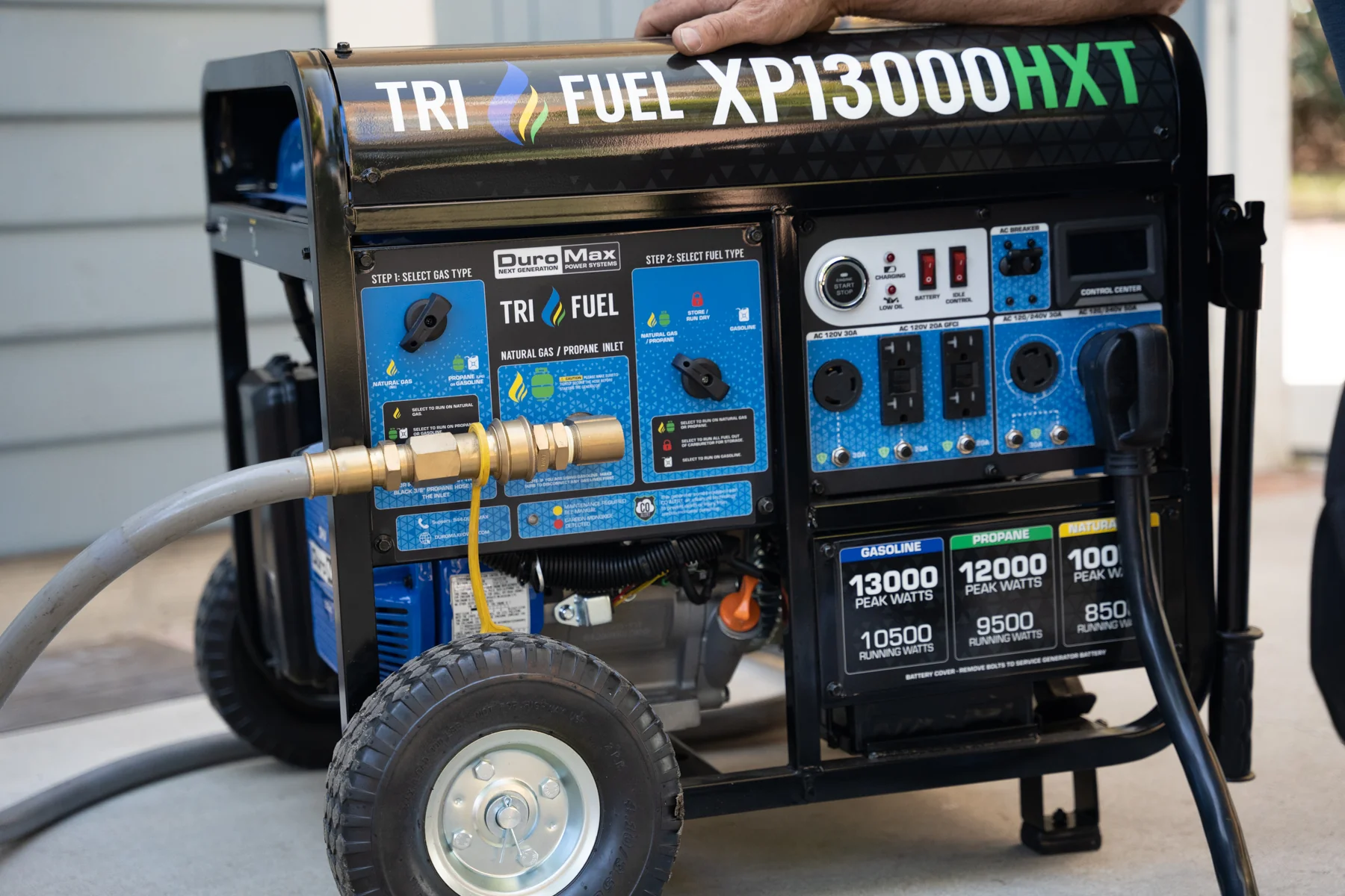 2025 Generador Portátil Trifuel 13 000 W HXT con Alerta de Monóxido de Carbono (CO)