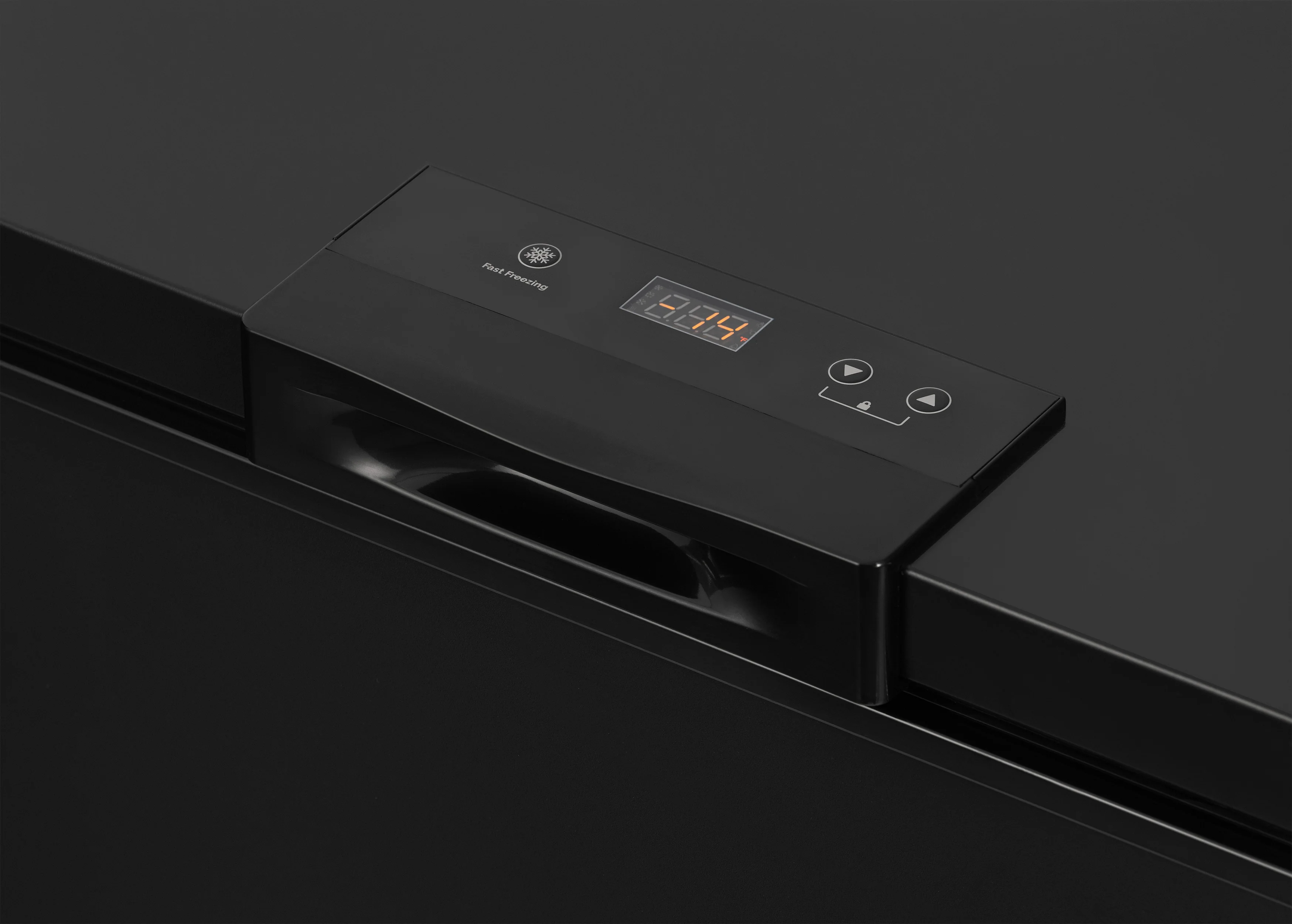 2025 Congelador tipo baúl compacto Newair®, 6.7 pies cúbicos – Negro