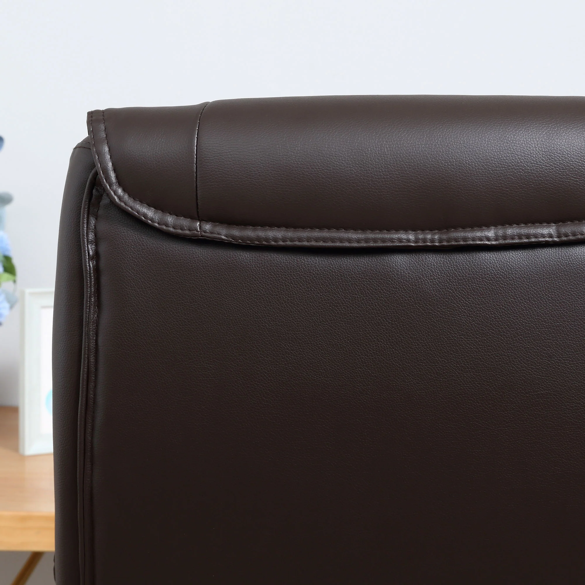 Silla de Oficina con Respaldo Alto, Sillón Giratorio de Cuero Sintético con Altura Ajustable, Marrón