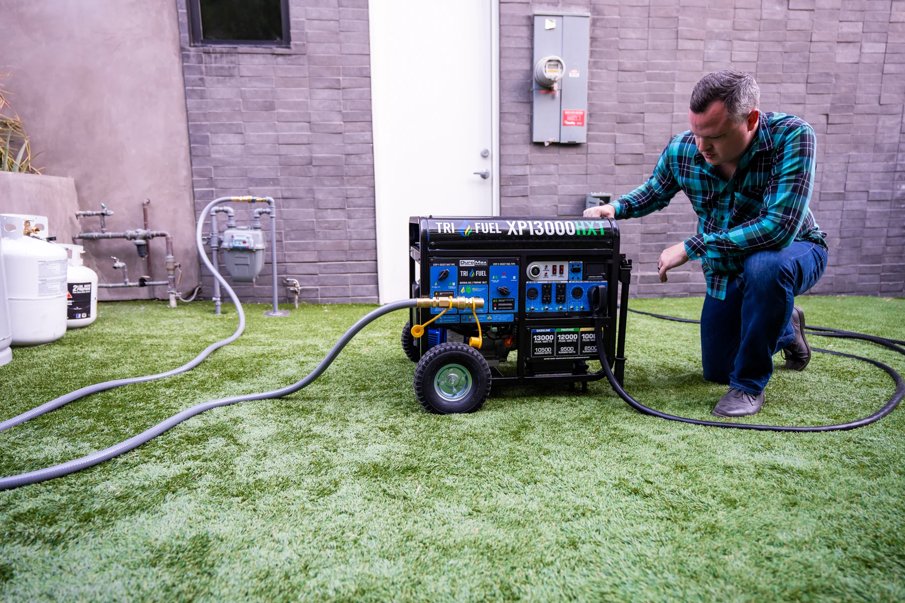 2025 Generador Portátil Trifuel 13 000 W HXT con Alerta de Monóxido de Carbono (CO)