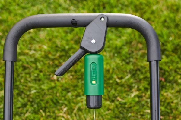 2025 Esparcidor de caída Scotts Turf Builder Classic de 32 lb