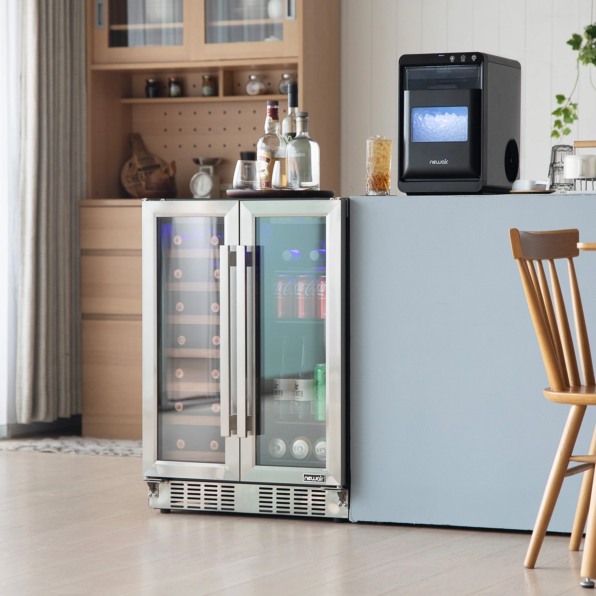 2025 Refrigerador para Vinos y Bebidas Newair – Doble Zona con Puertas Francesas (24 pulgadas)